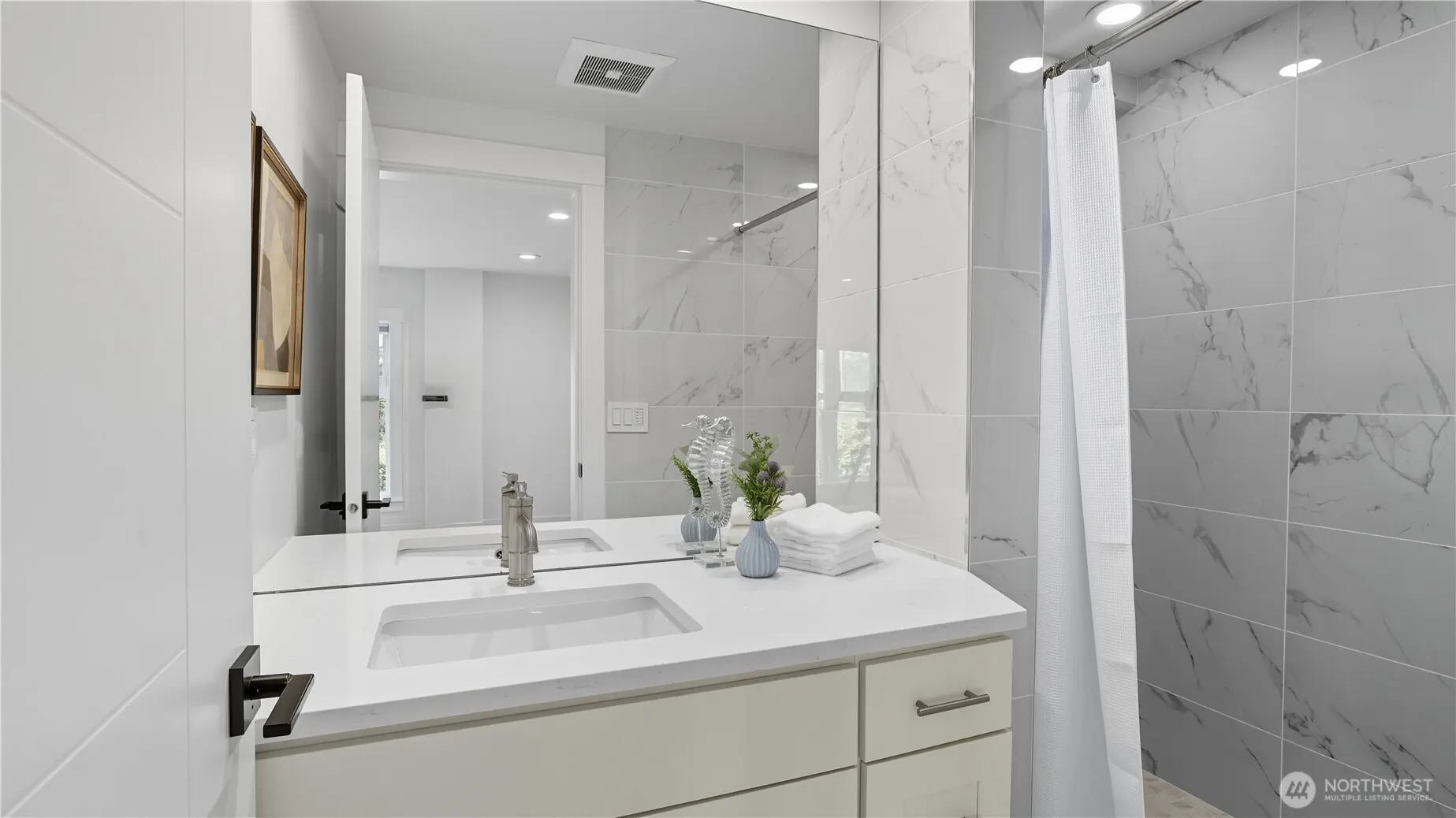 4527 W Raye Street , Seattle, WA 98199