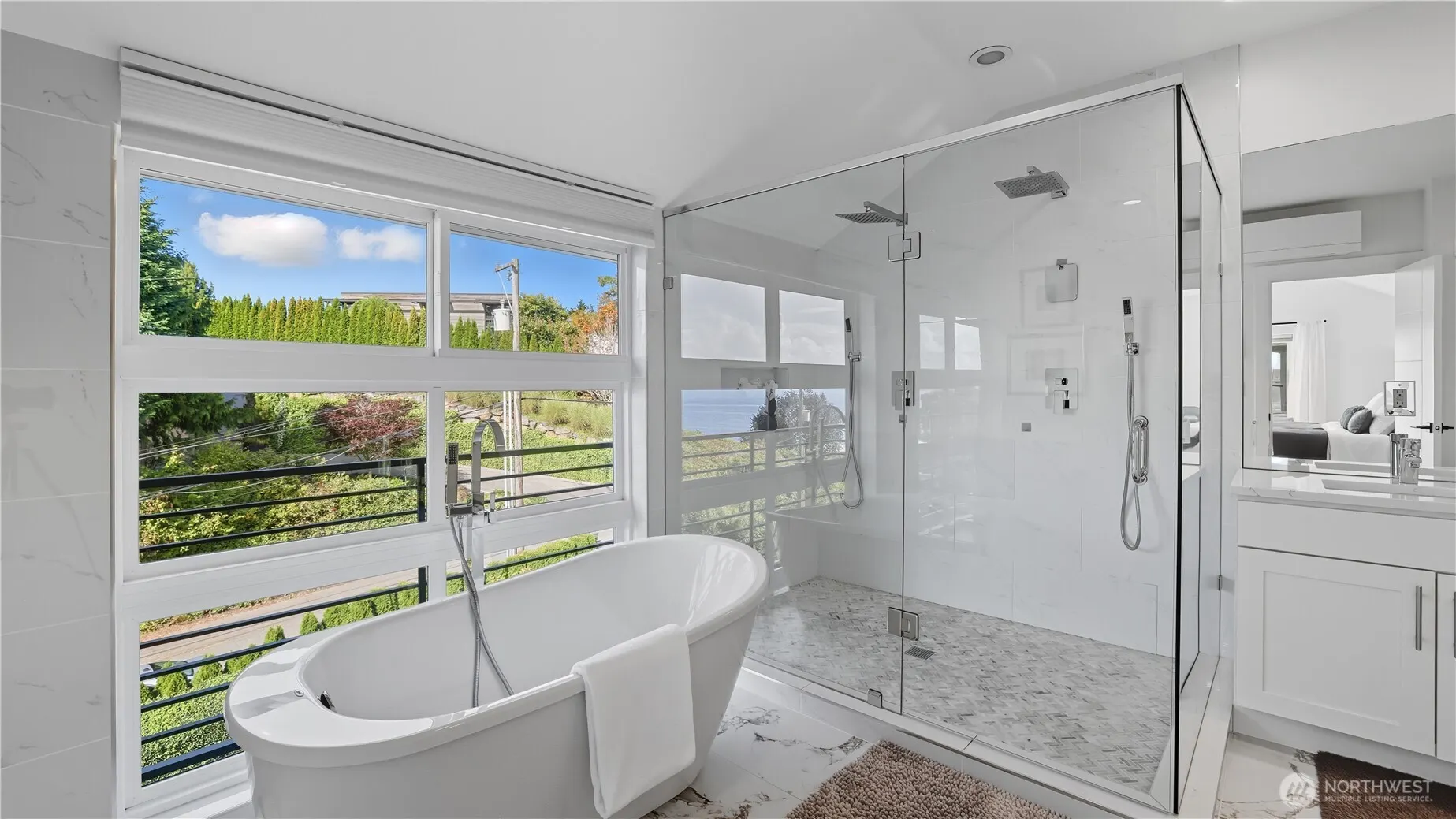 4527 W Raye Street , Seattle, WA 98199