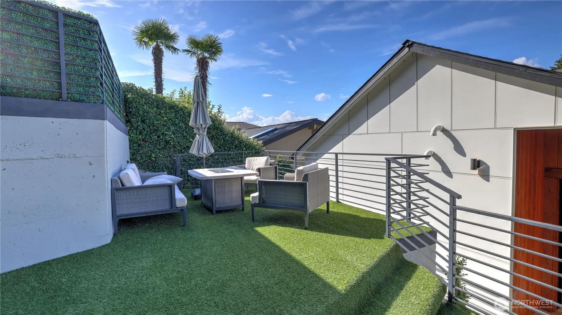 4527 W Raye Street , Seattle, WA 98199