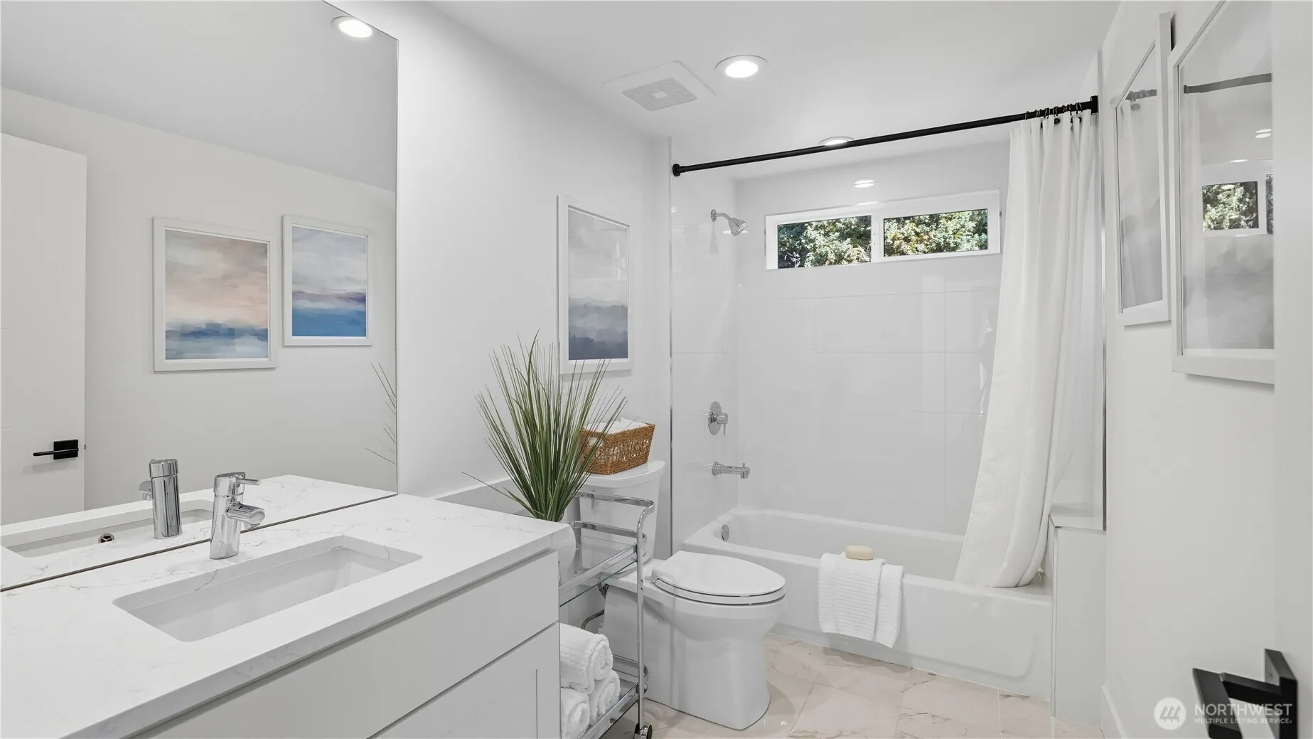 4527 W Raye Street , Seattle, WA 98199