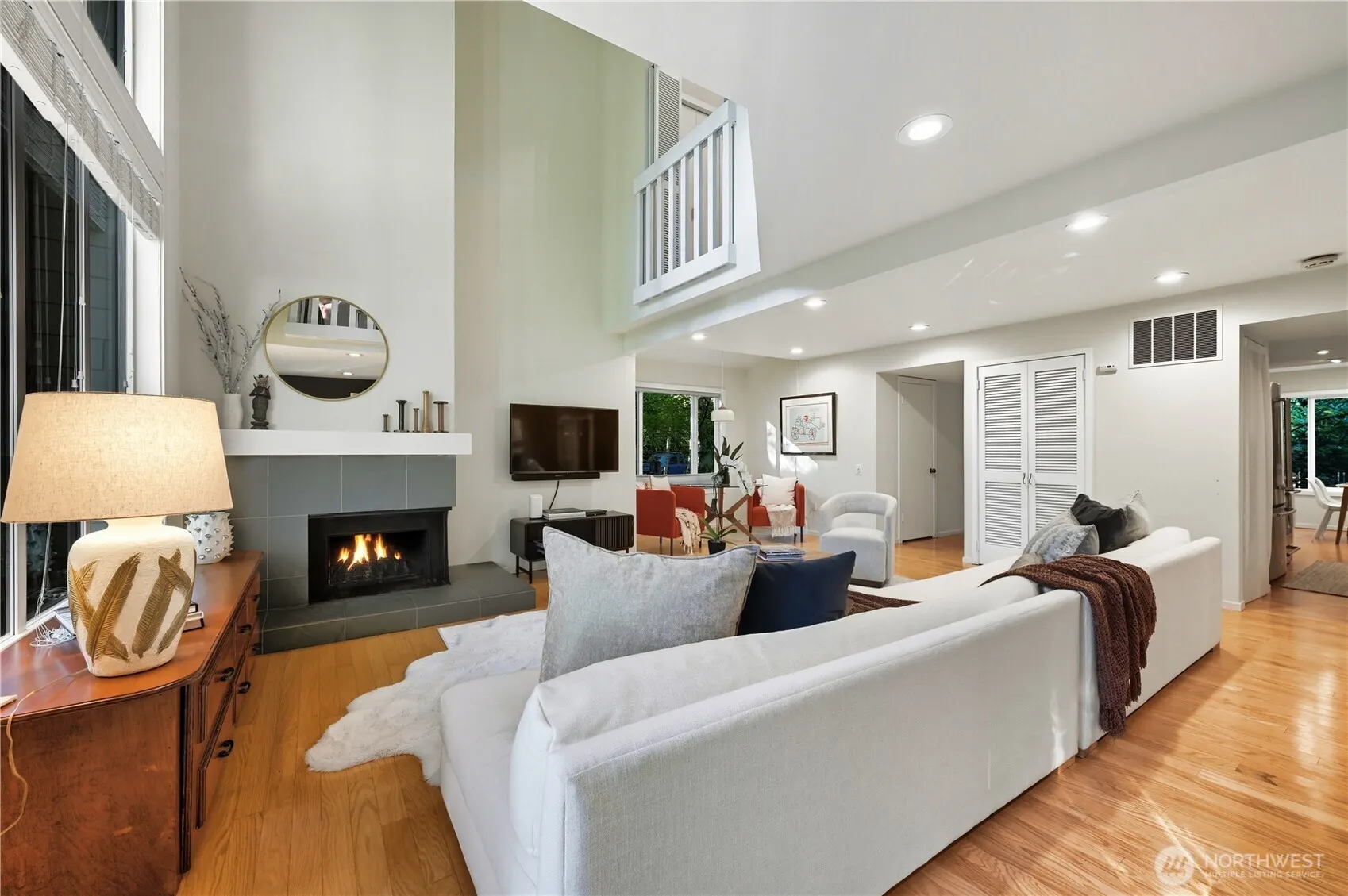 13730 15th Avenue NE #E204, Seattle, WA 98125