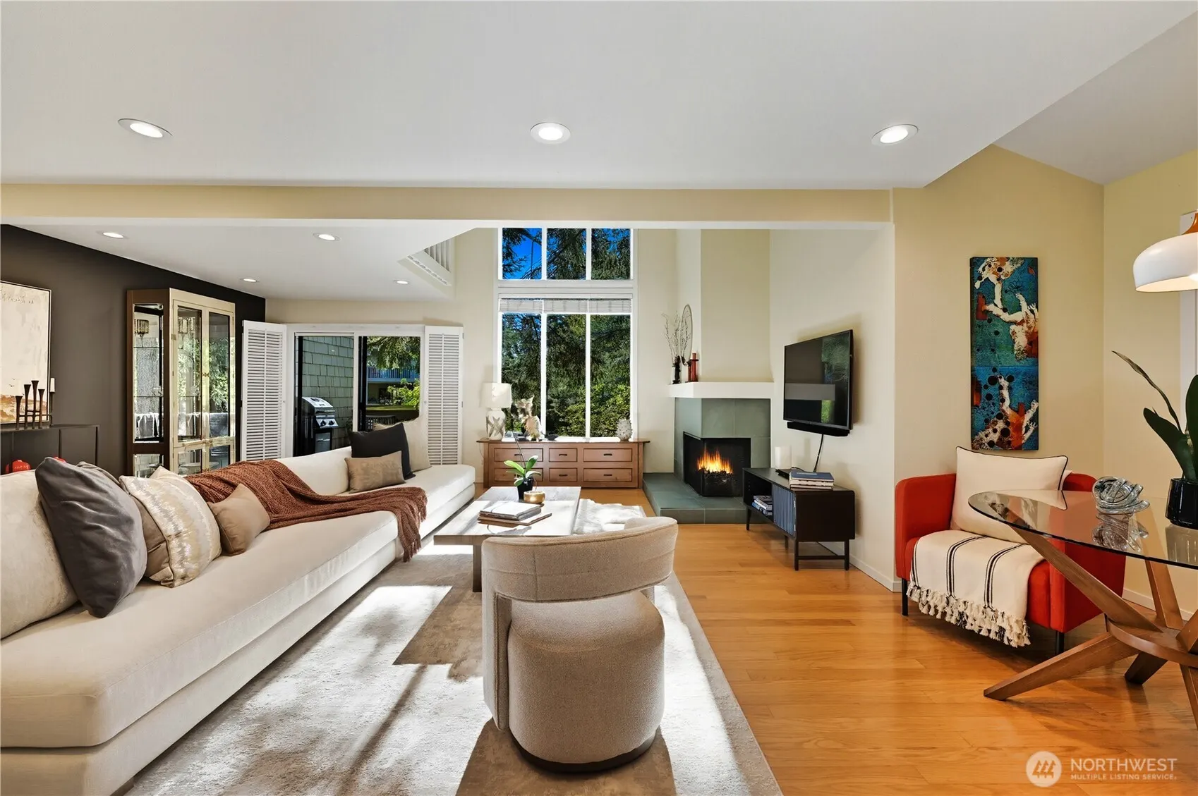 13730 15th Avenue NE #E204, Seattle, WA 98125