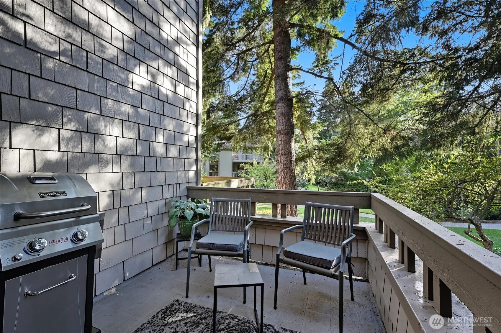 13730 15th Avenue NE #E204, Seattle, WA 98125