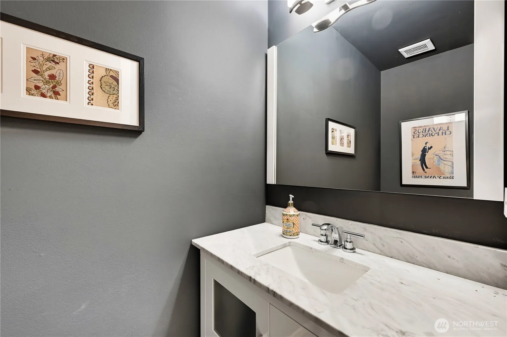 13730 15th Avenue NE #E204, Seattle, WA 98125