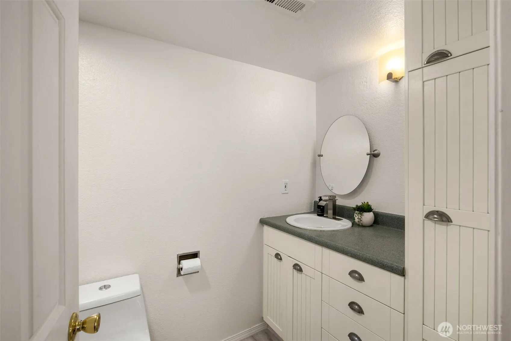 14331 124th Street NE #C40, Kirkland, WA 98034