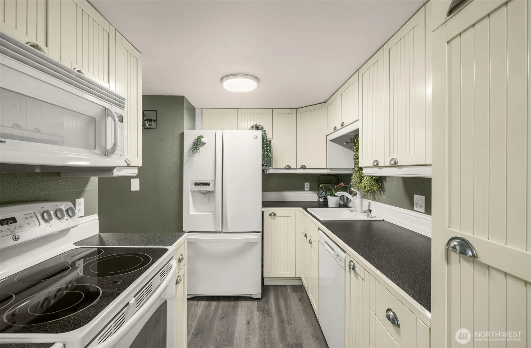 14331 124th Street NE #C40, Kirkland, WA 98034