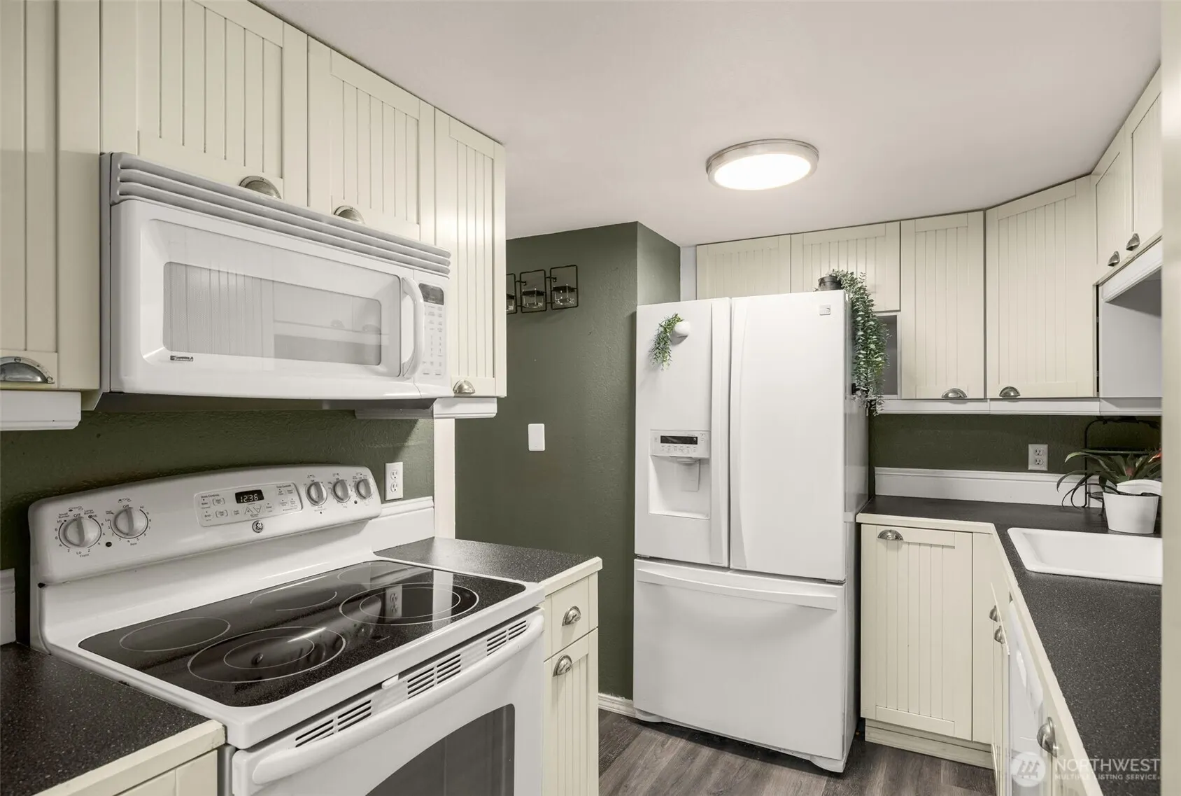 14331 124th Street NE #C40, Kirkland, WA 98034