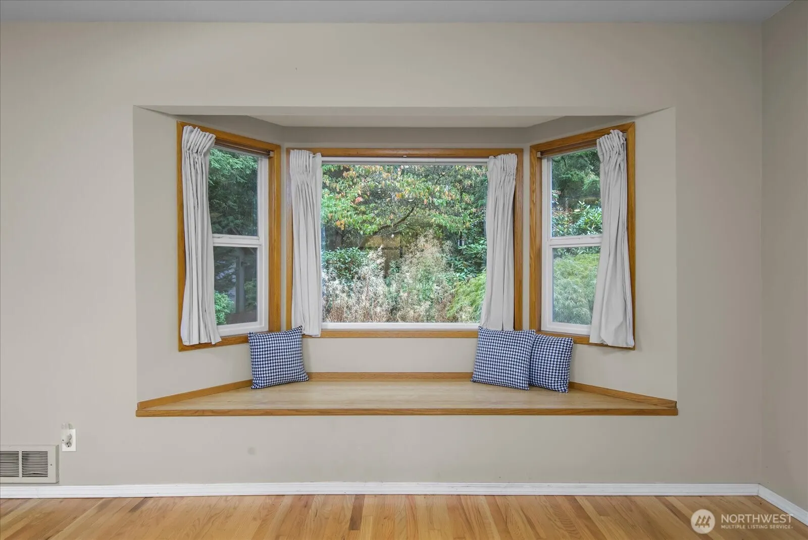 13028 Juanita Drive NE, Kirkland, WA 98034