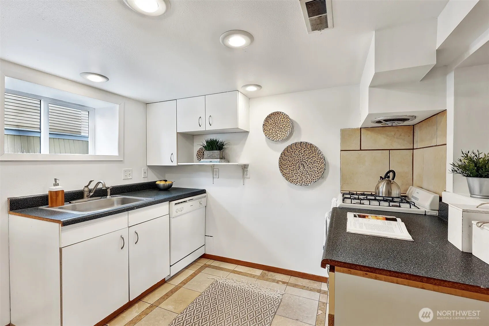 1027 NW 65th Street , Seattle, WA 98117