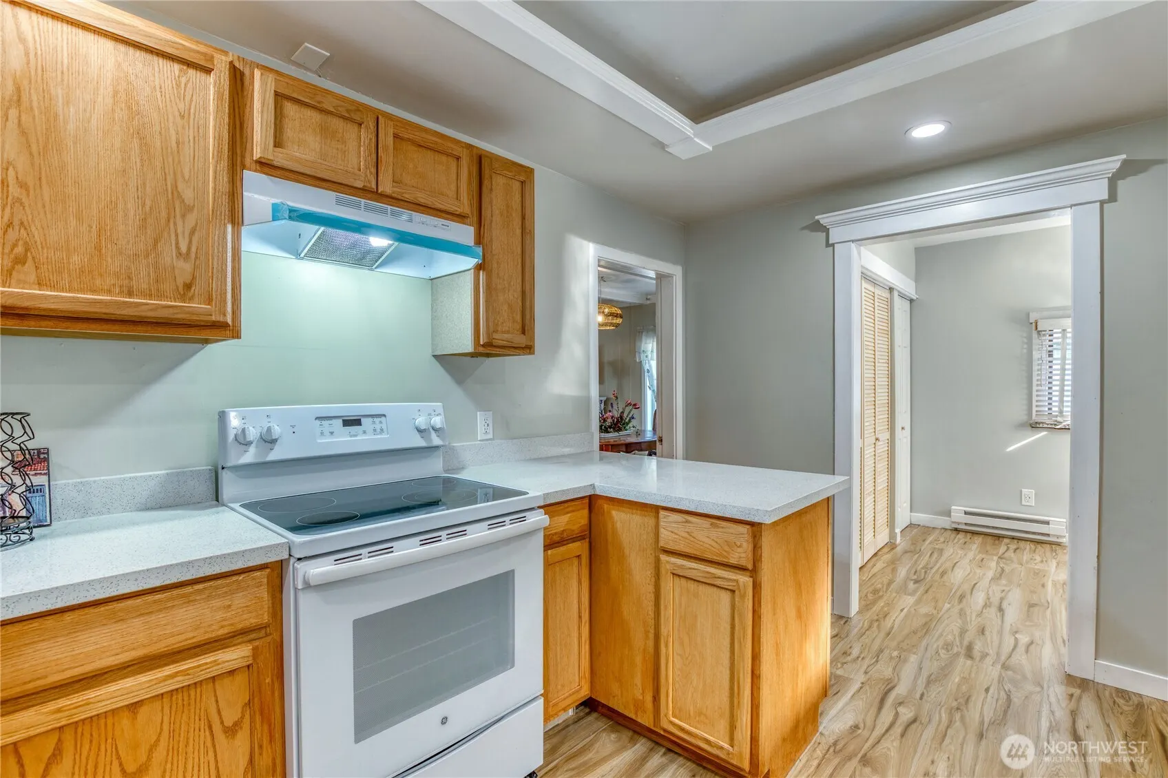 10006 Rainier Avenue S, Seattle, WA 98178-2547