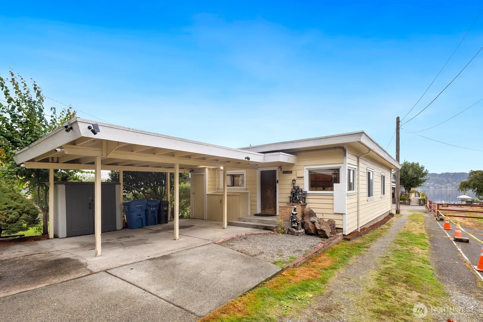 10006 Rainier Avenue S, Seattle, WA 98178-2547