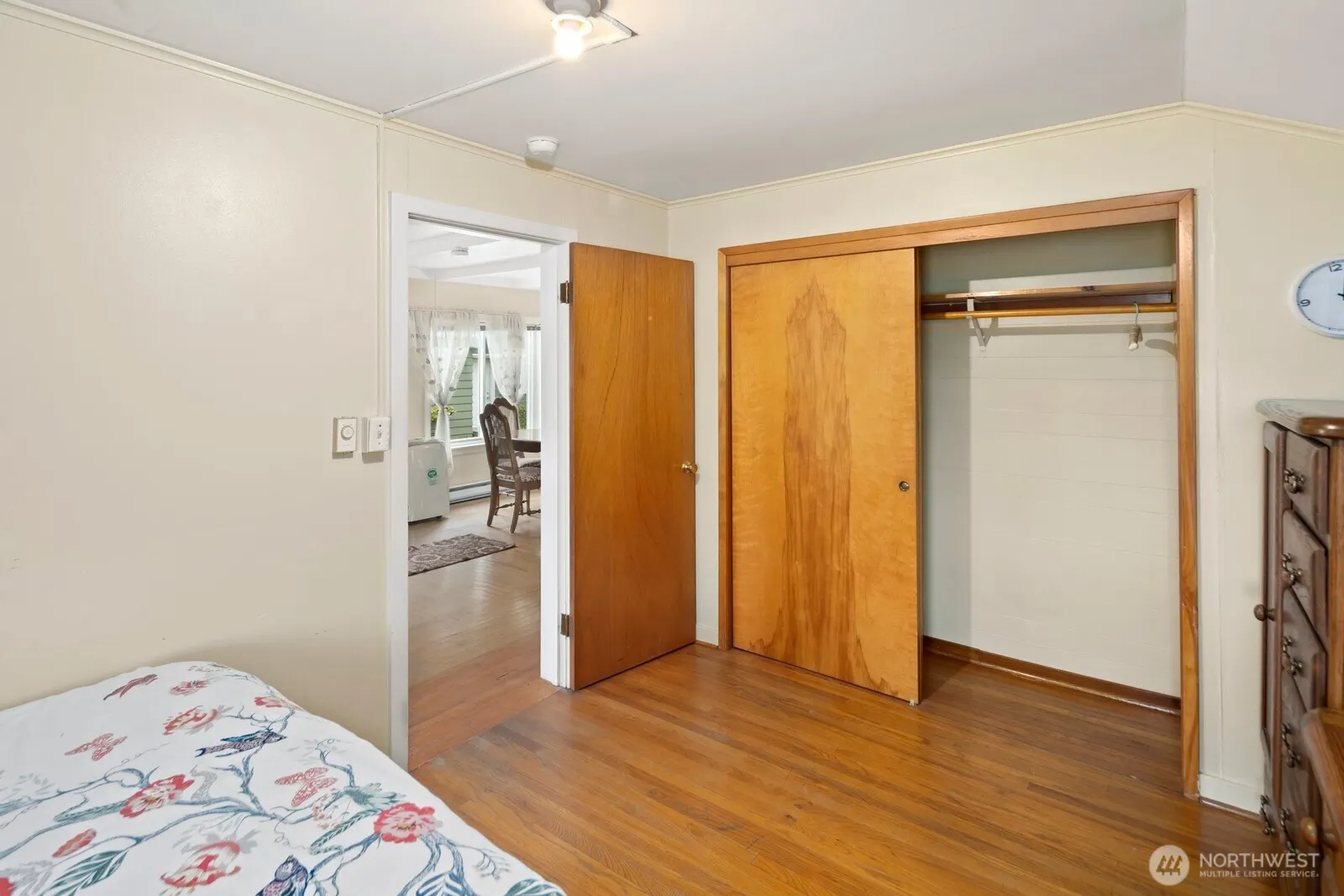 10006 Rainier Avenue S, Seattle, WA 98178-2547