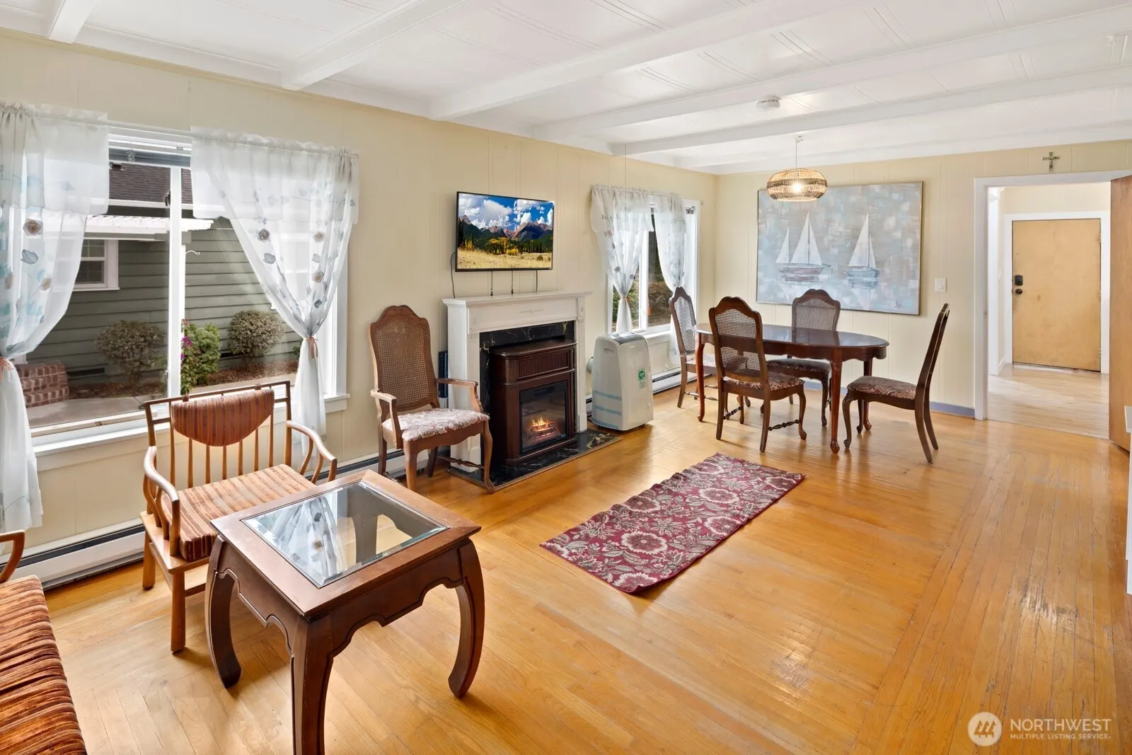 10006 Rainier Avenue S, Seattle, WA 98178-2547