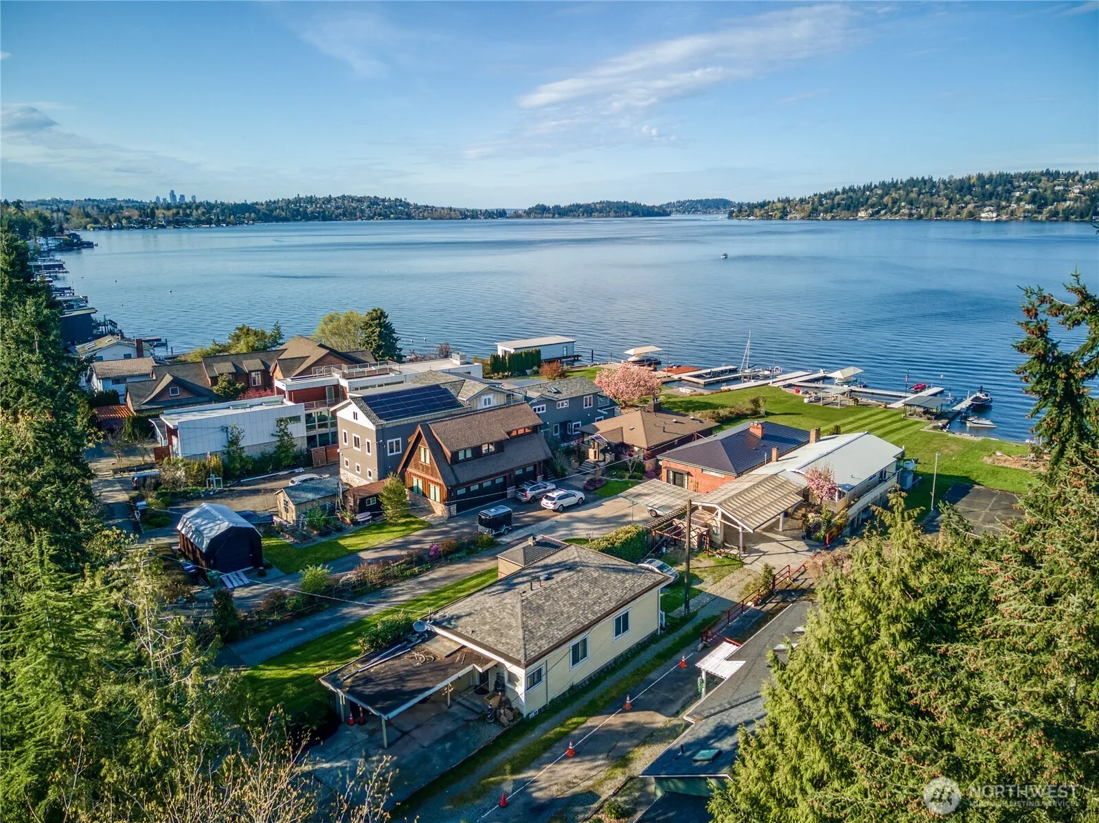 10008 Rainier Avenue S, Seattle, WA 98178-2547