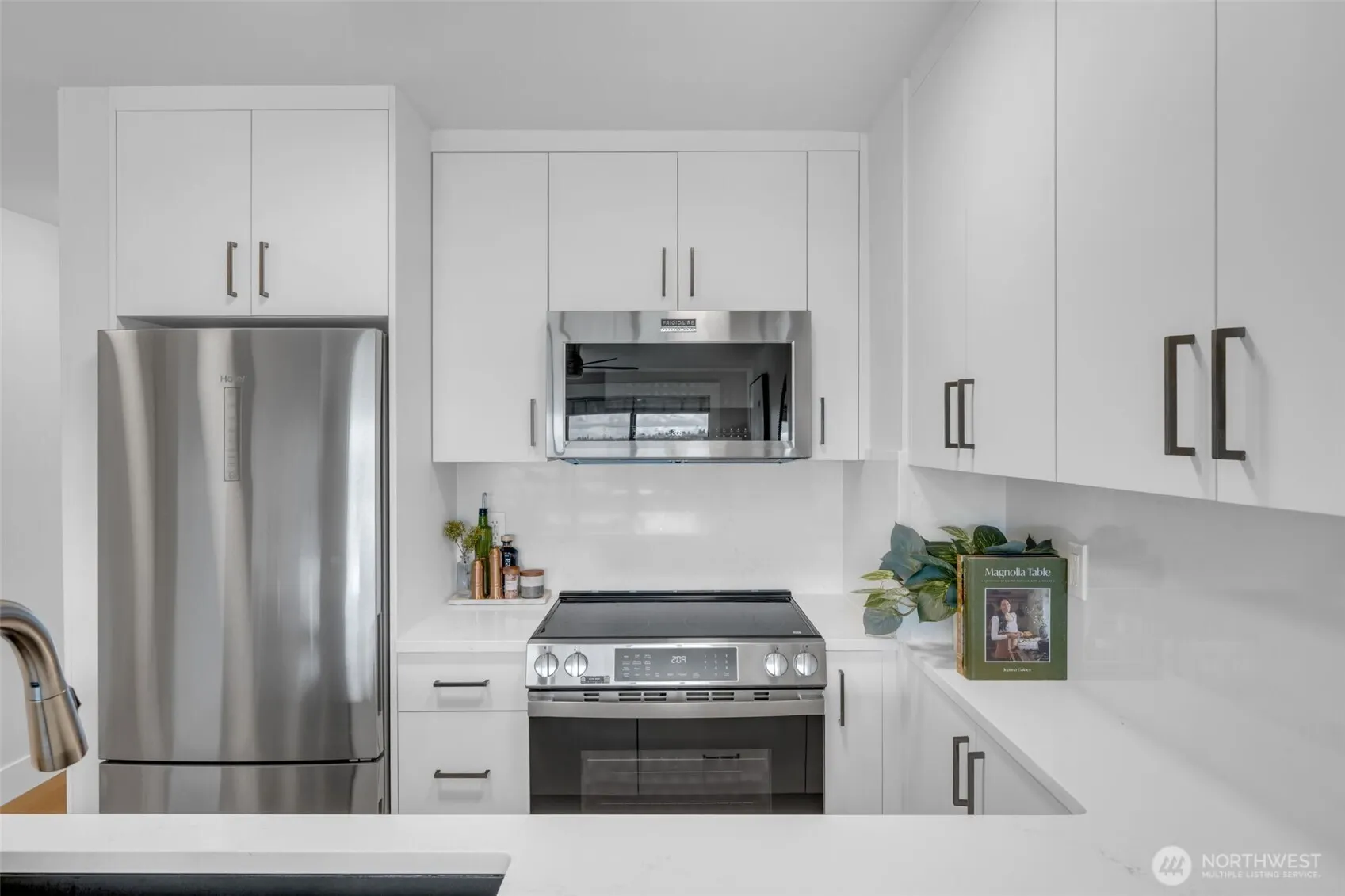 3401 Wallingford Avenue N #405, Seattle, WA 98103-9047