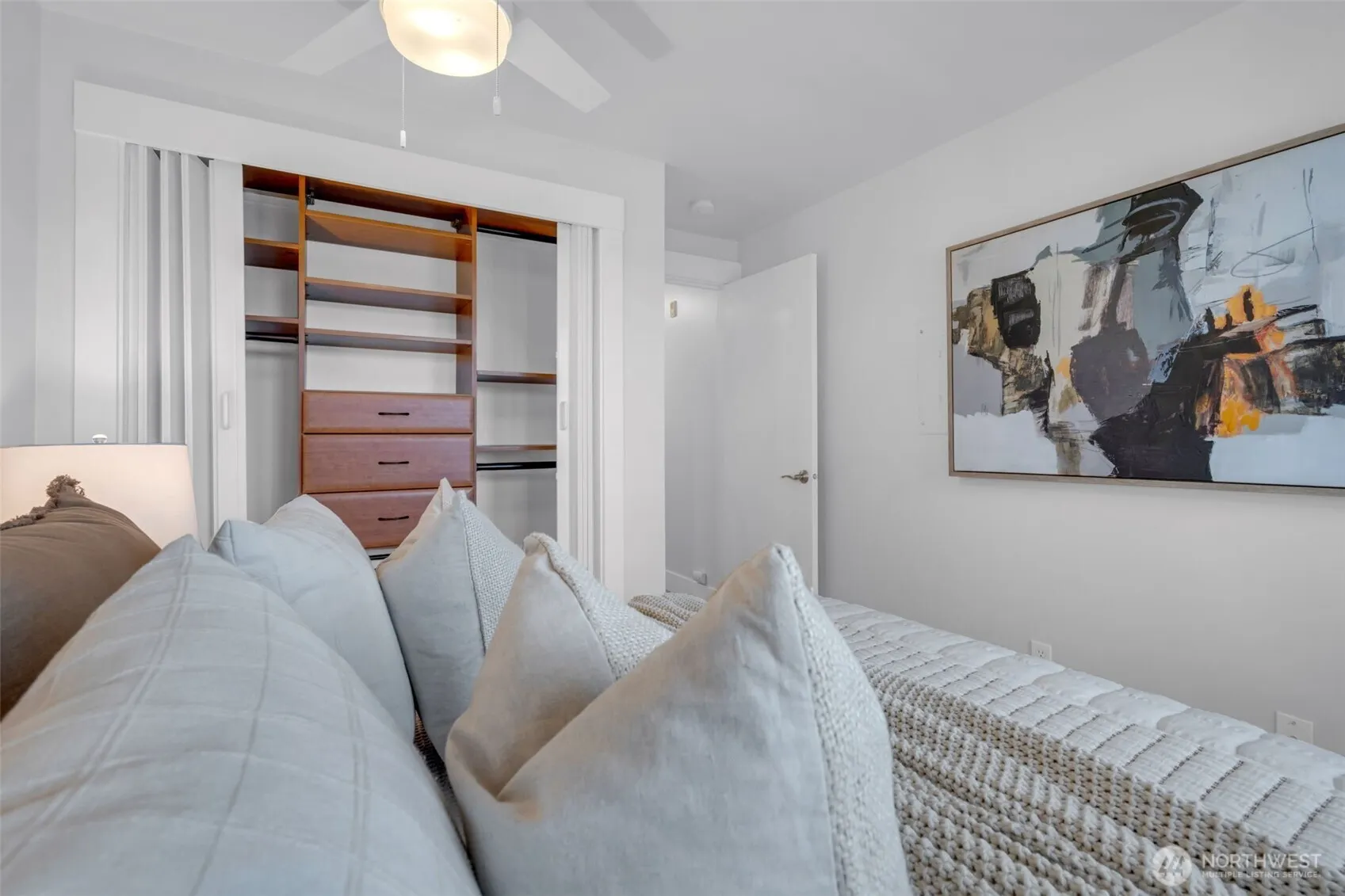 3401 Wallingford Avenue N #405, Seattle, WA 98103-9047