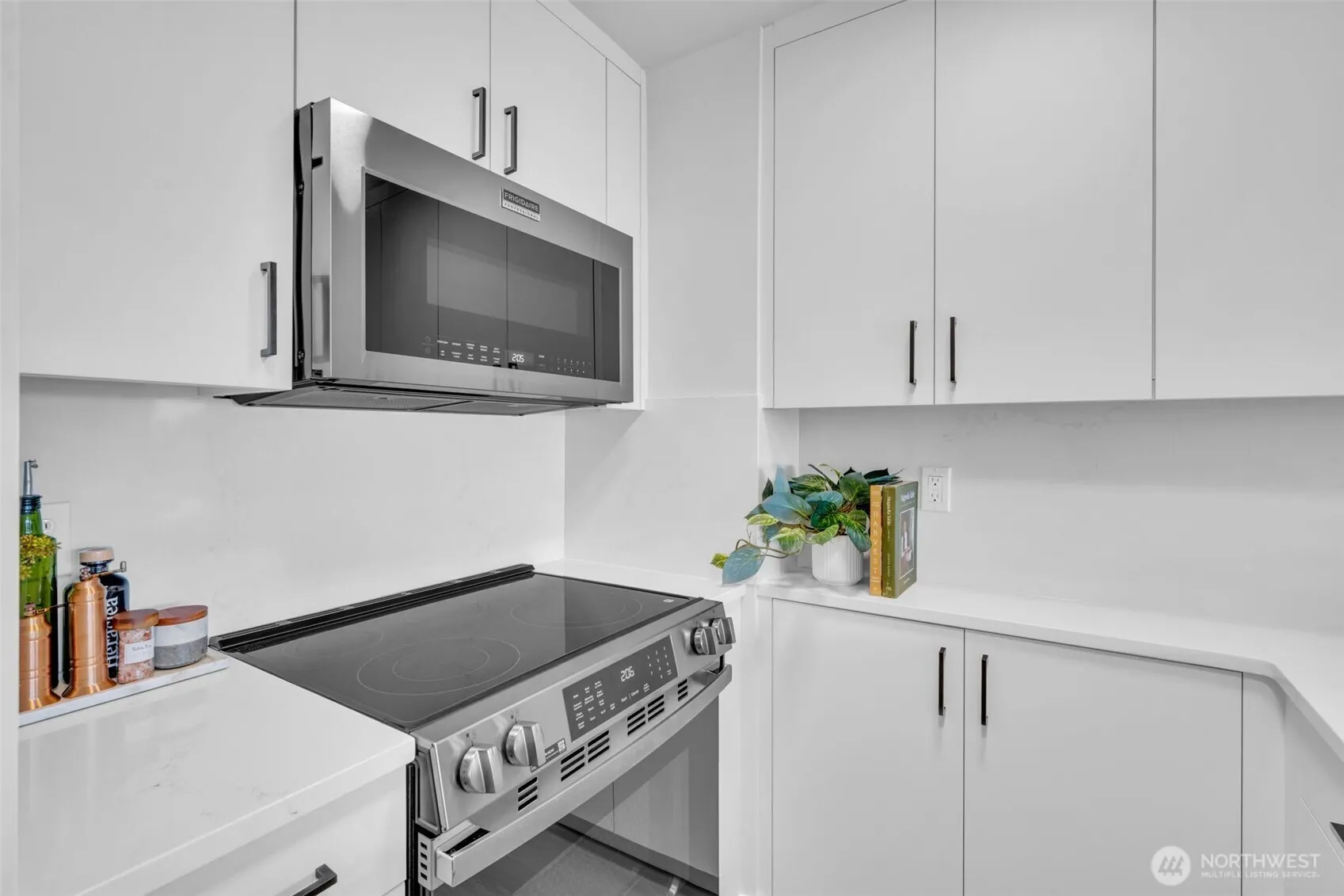 3401 Wallingford Avenue N #405, Seattle, WA 98103-9047