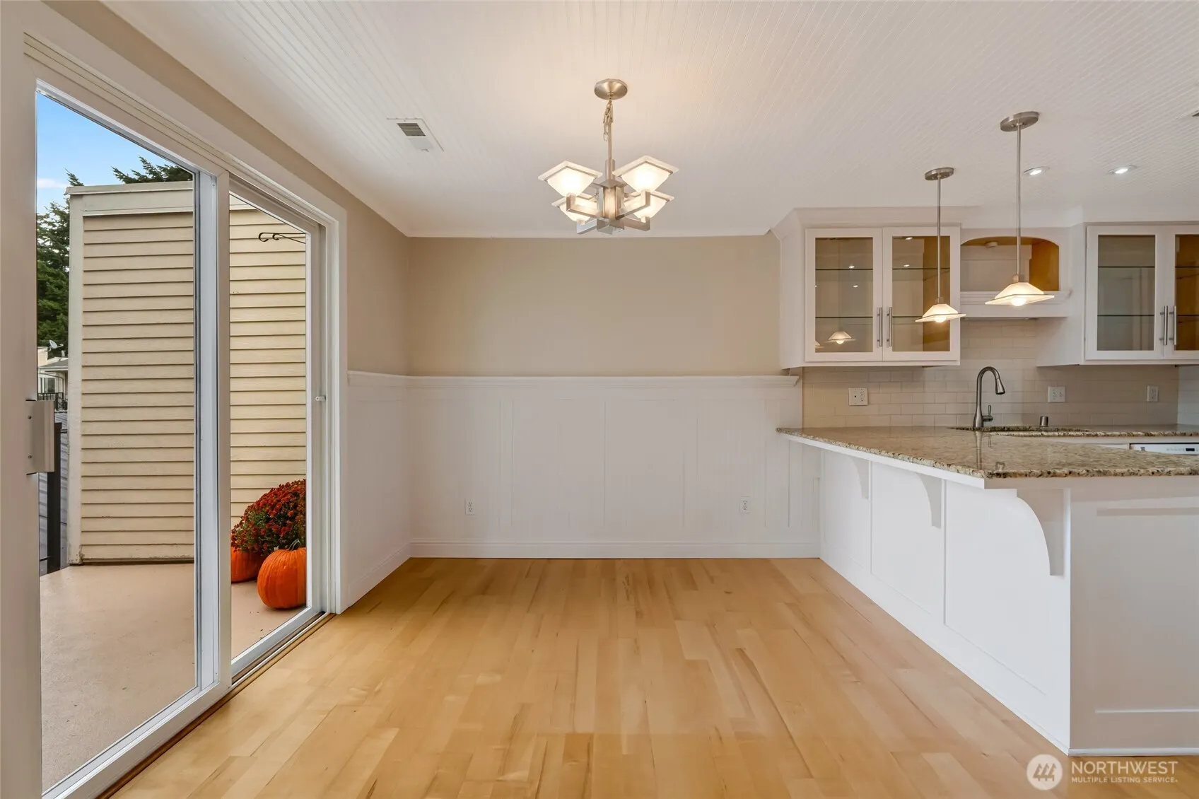 12712 NE 120th Street #G8, Kirkland, WA 98034