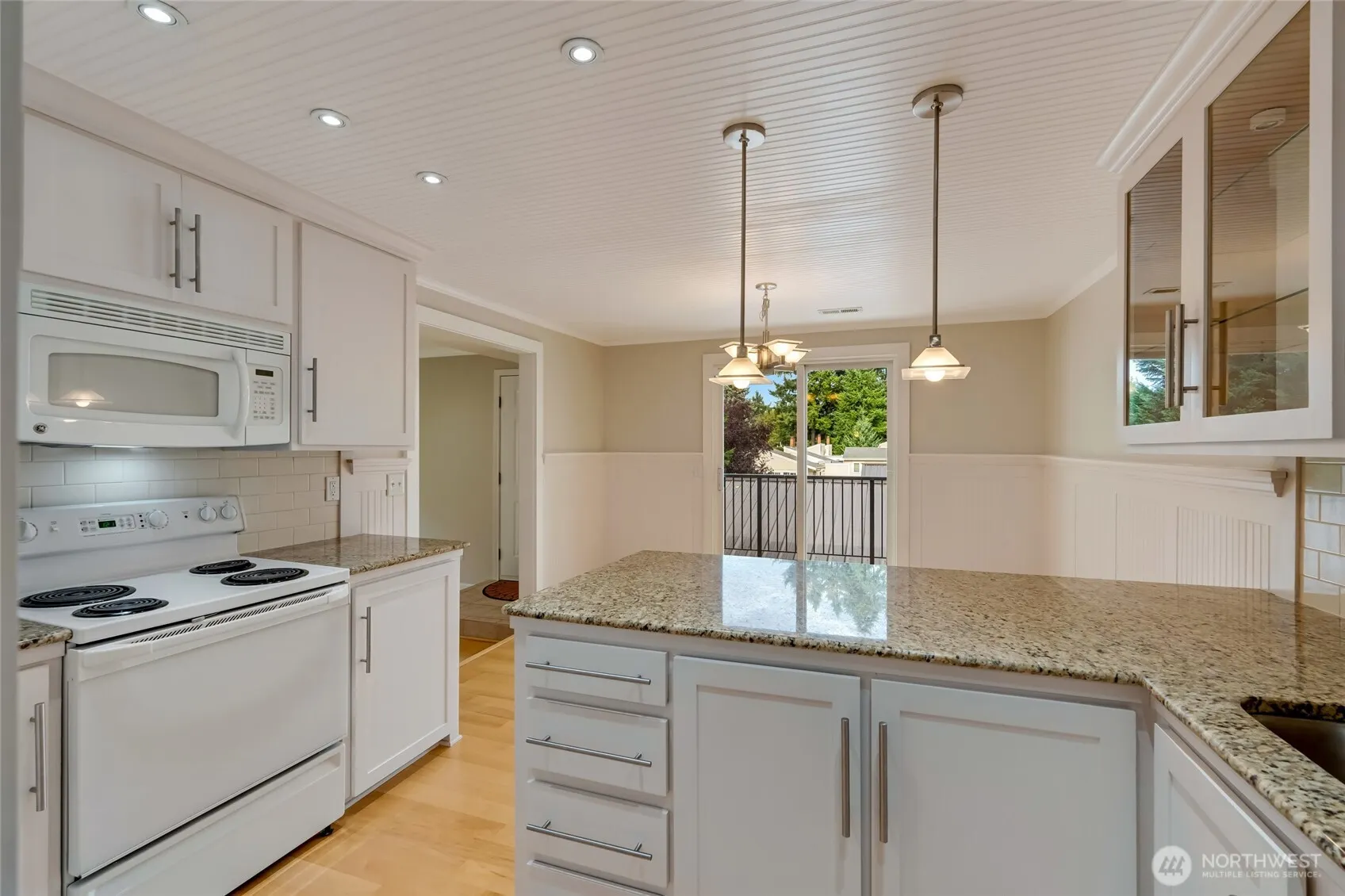 12712 NE 120th Street #G8, Kirkland, WA 98034