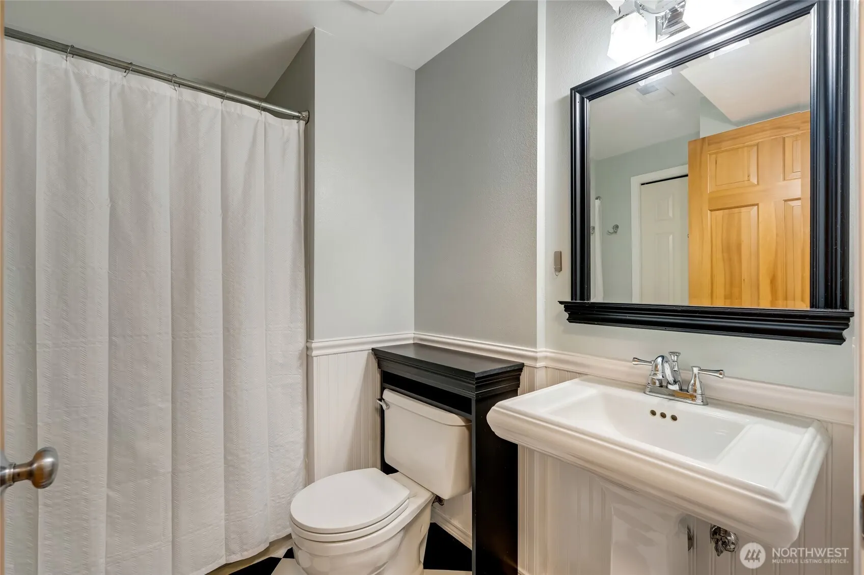 12712 NE 120th Street #G8, Kirkland, WA 98034
