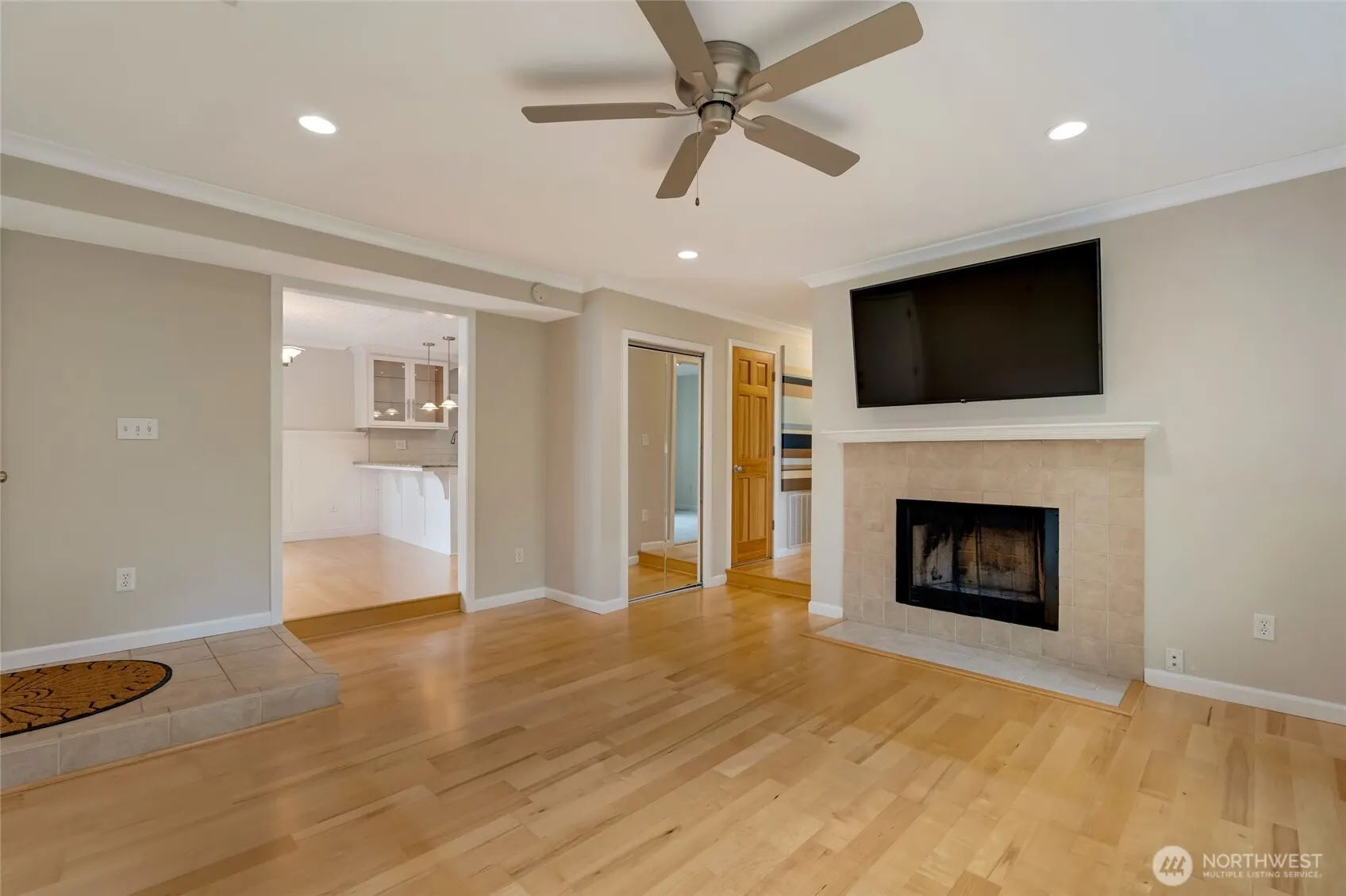 12712 NE 120th Street #G8, Kirkland, WA 98034