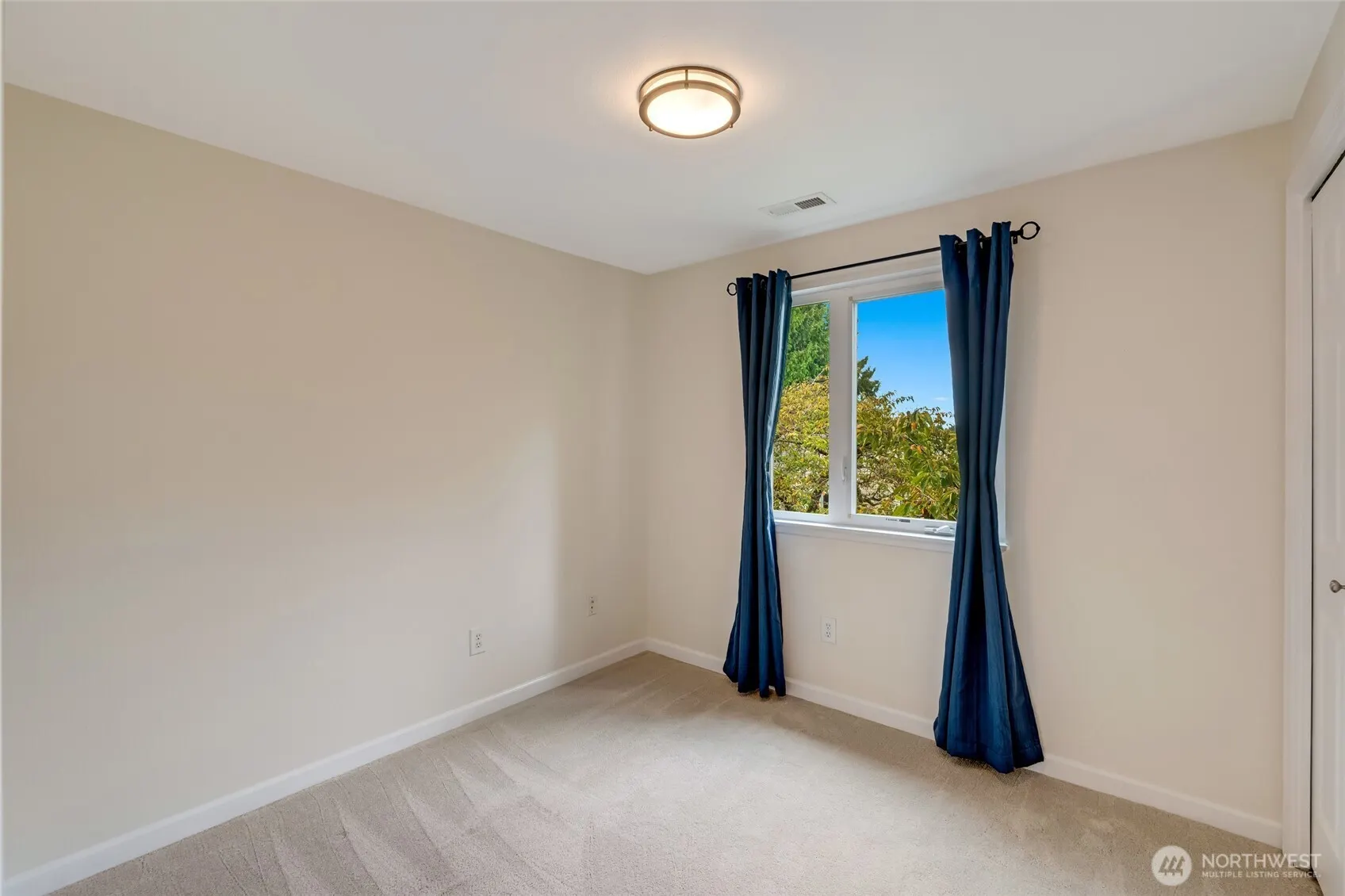 12712 NE 120th Street #G8, Kirkland, WA 98034