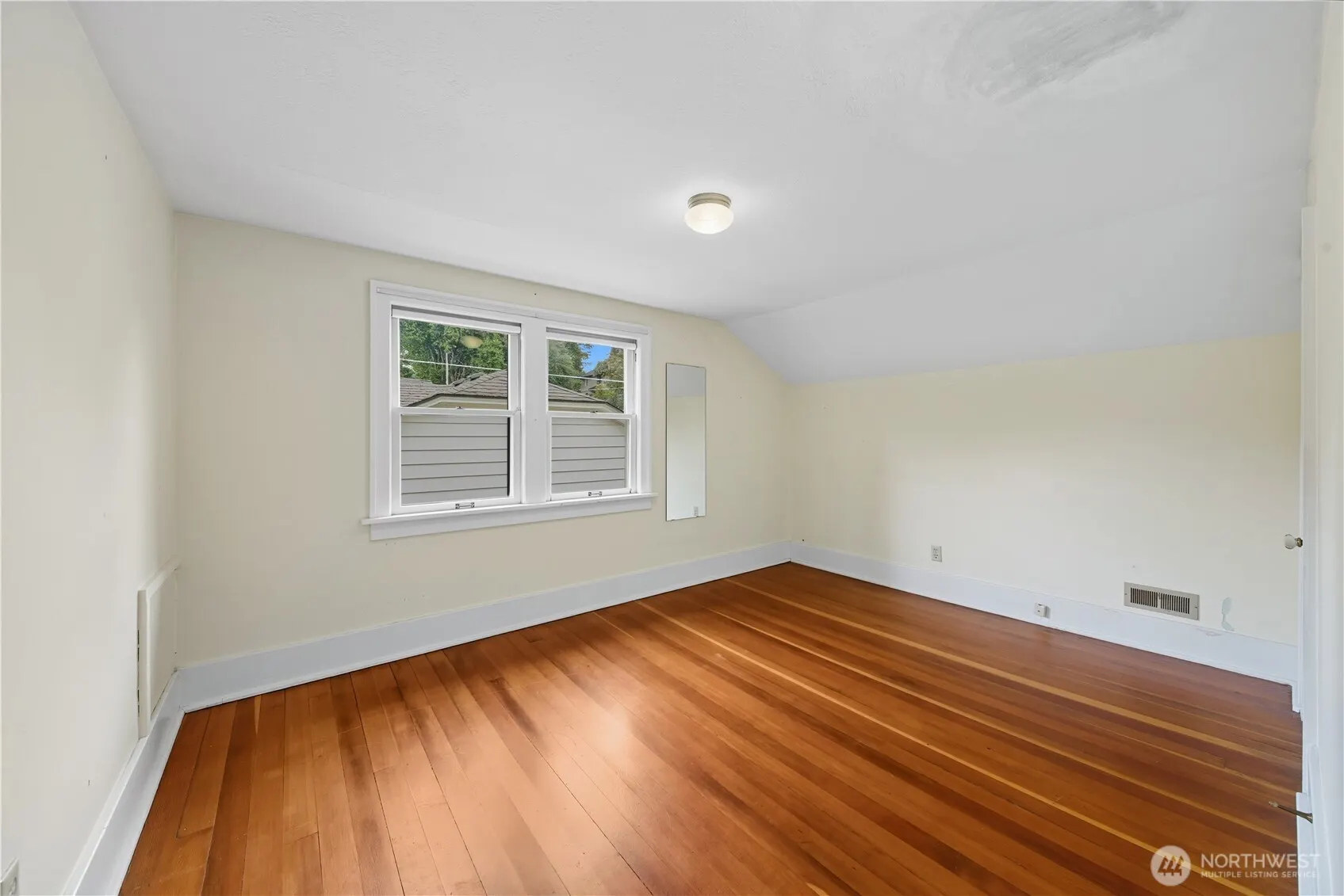 206 NW 62nd Street , Seattle, WA 98107
