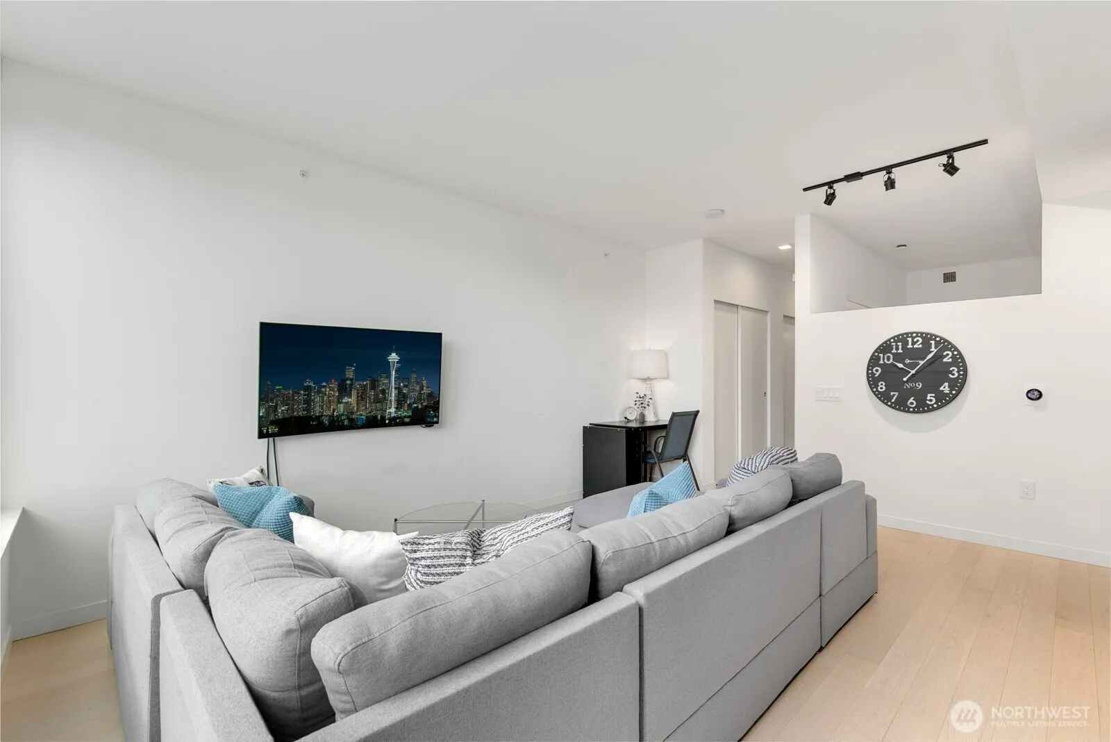 590 1st Avenue S #713, Seattle, WA 98104