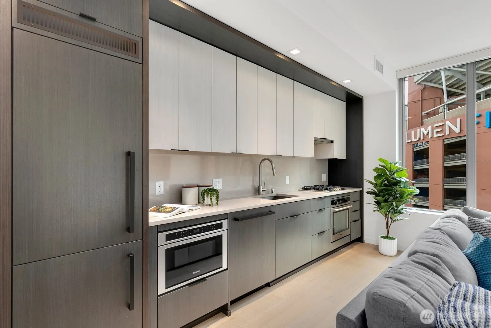 590 1st Avenue S #713, Seattle, WA 98104