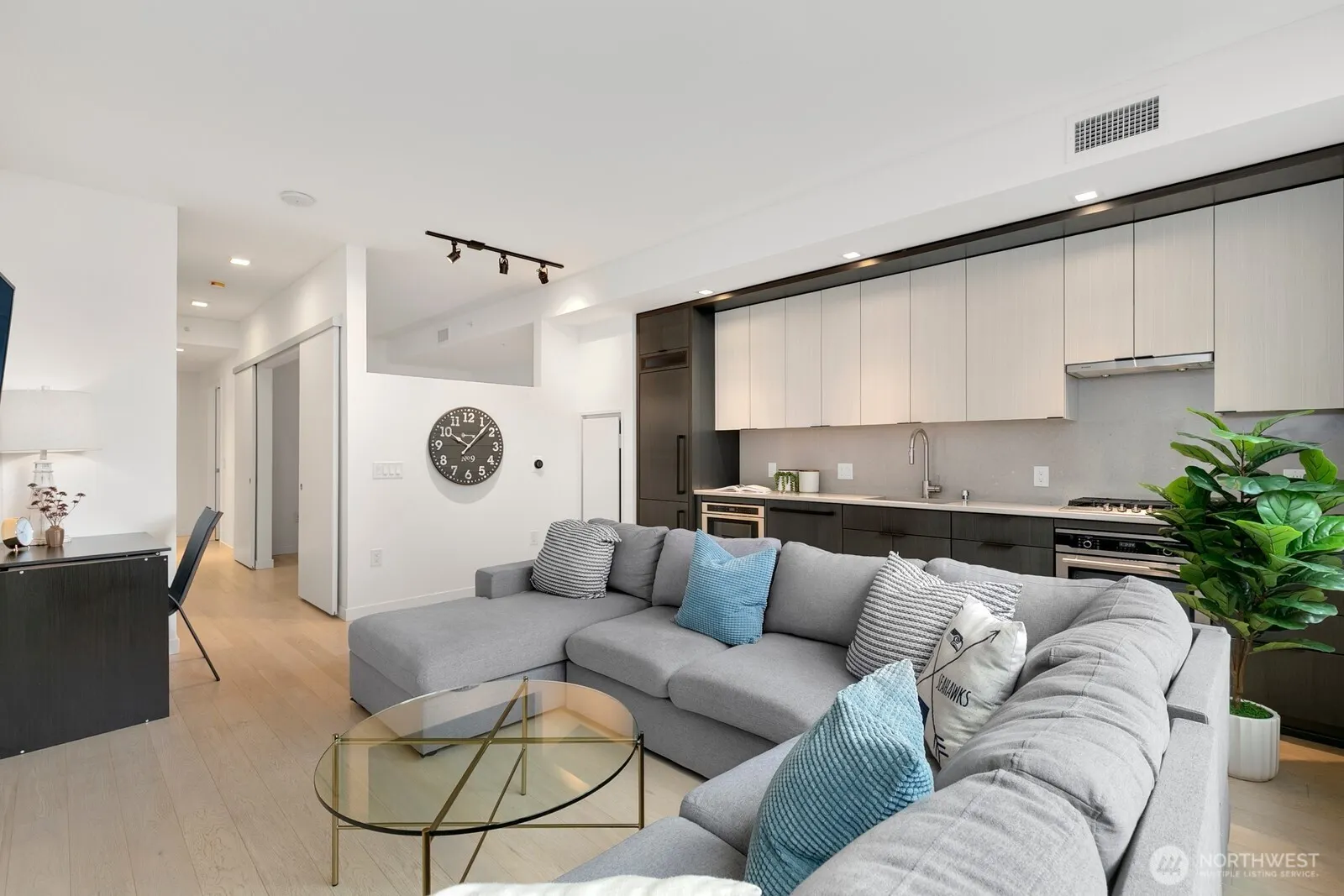 590 1st Avenue S #713, Seattle, WA 98104