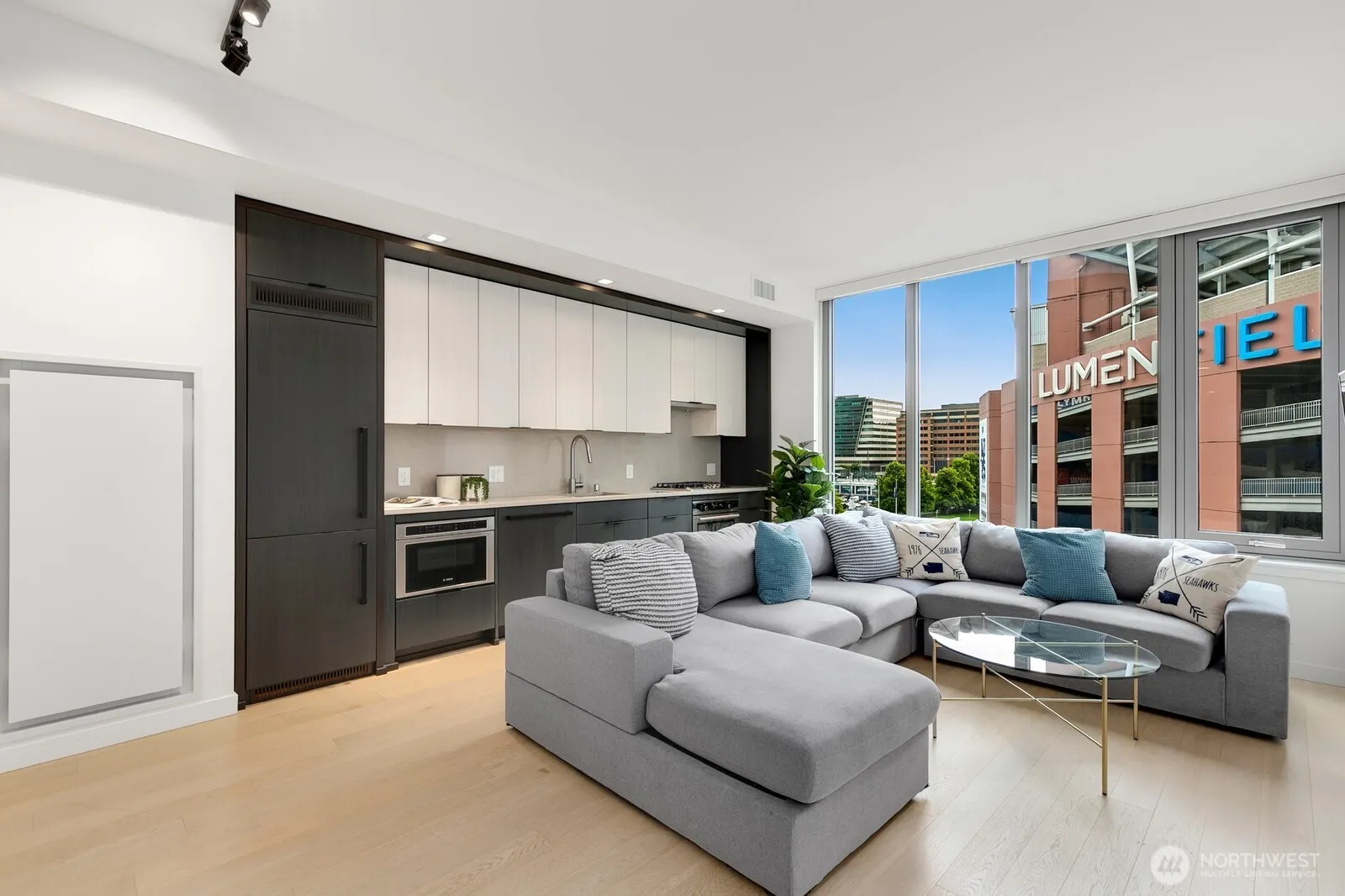 590 1st Avenue S #713, Seattle, WA 98104