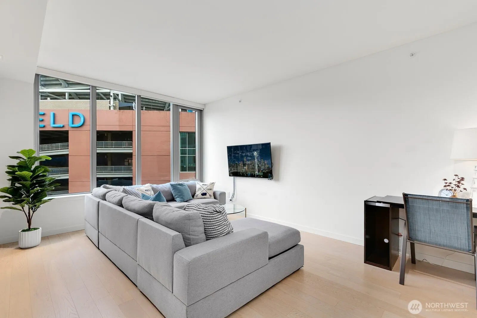590 1st Avenue S #713, Seattle, WA 98104