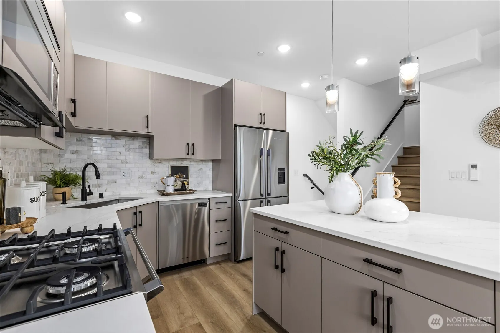 6546 D Latona Avenue NE, Seattle, WA 98115
