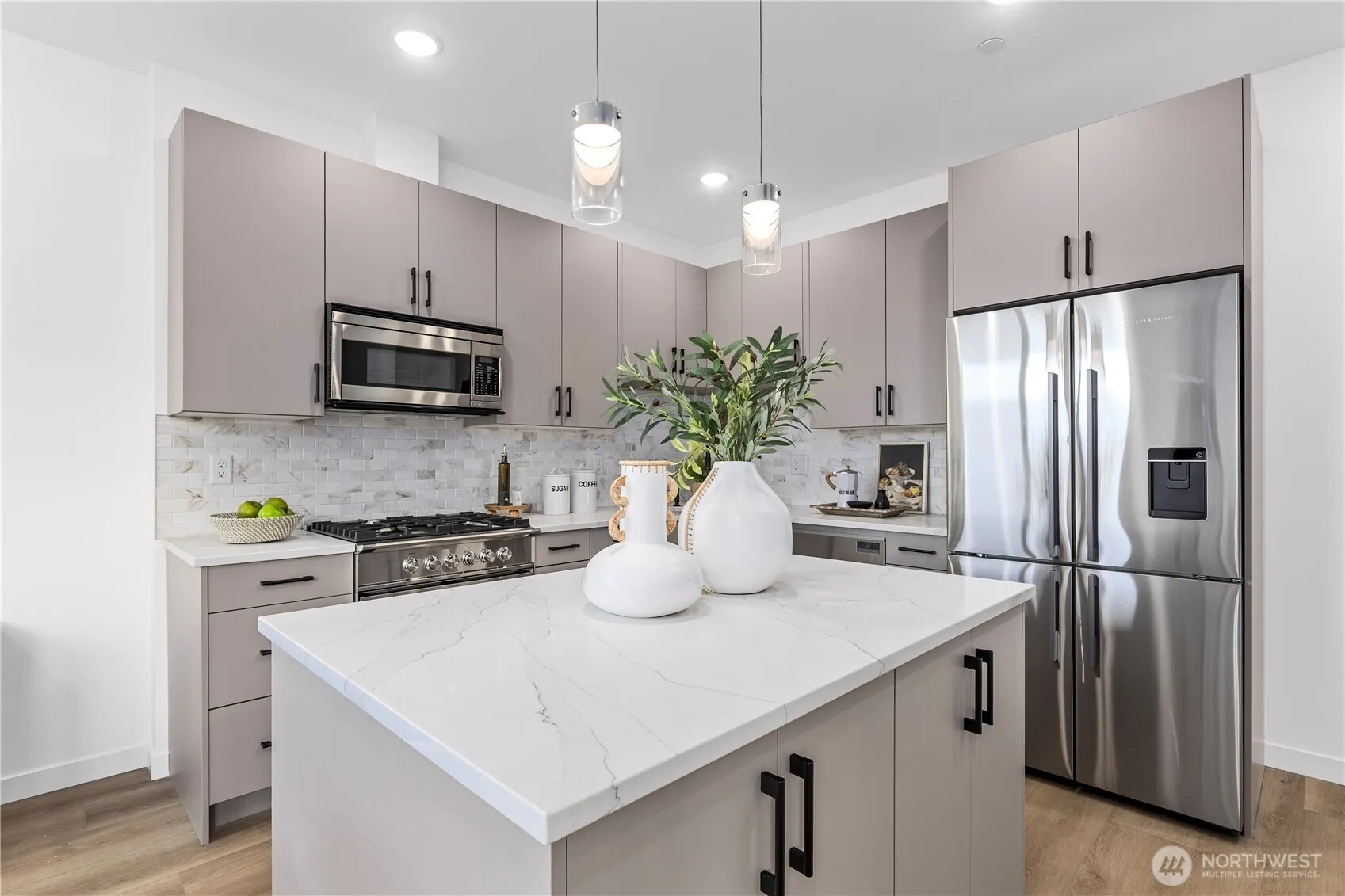 6546 D Latona Avenue NE, Seattle, WA 98115