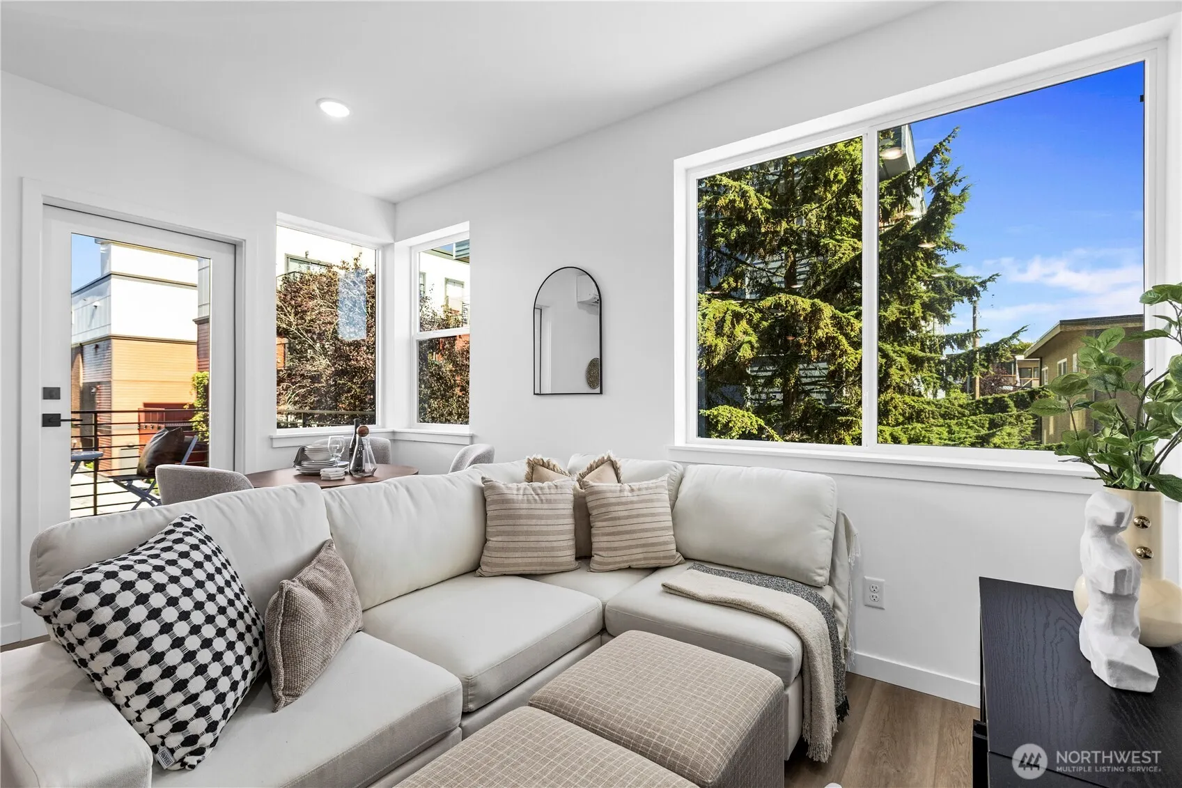6546 D Latona Avenue NE, Seattle, WA 98115