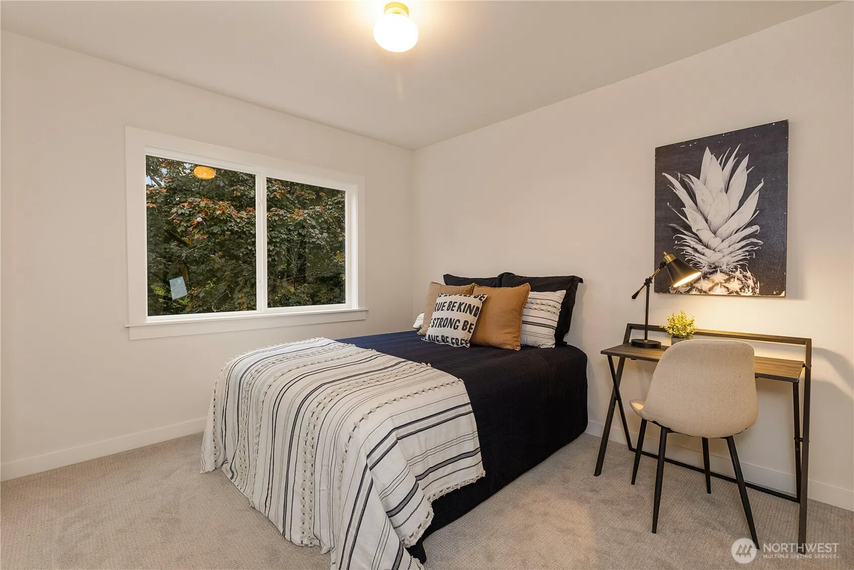 605 32nd Avenue , Seattle, WA 98122