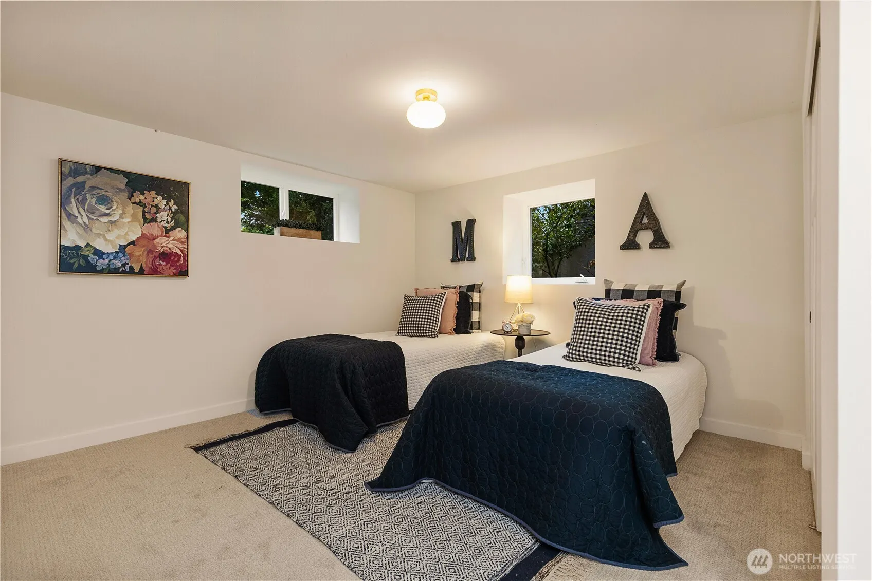 605 32nd Avenue , Seattle, WA 98122
