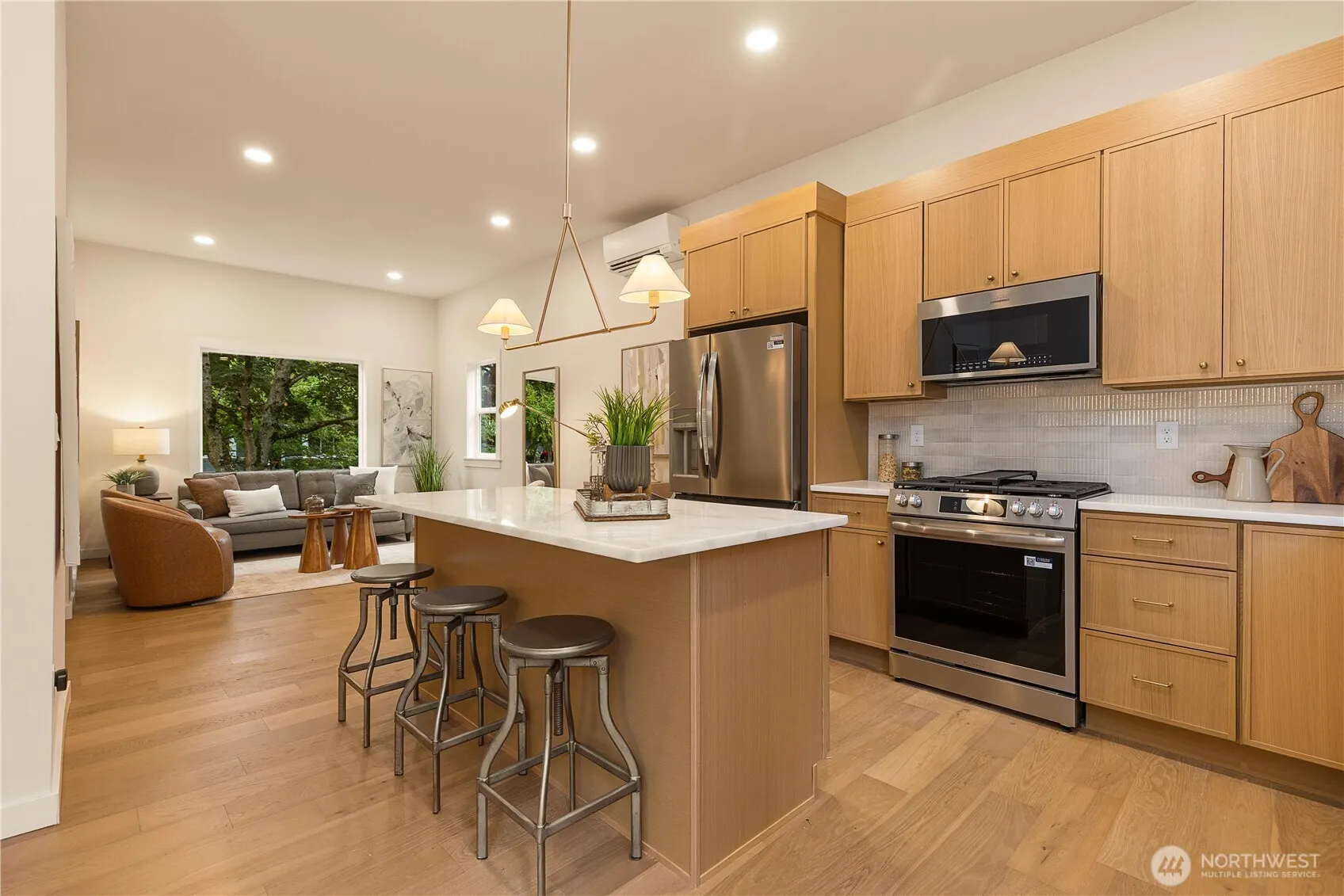605 32nd Avenue , Seattle, WA 98122