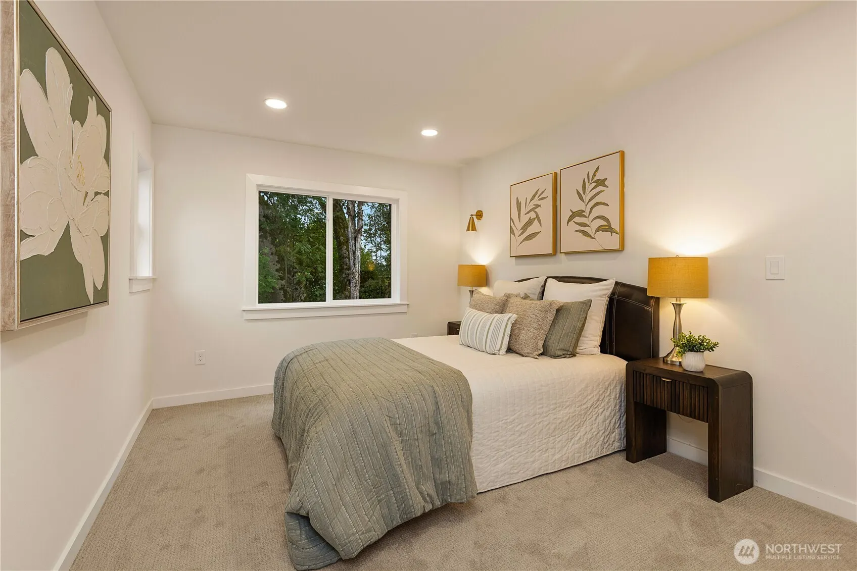 605 32nd Avenue , Seattle, WA 98122