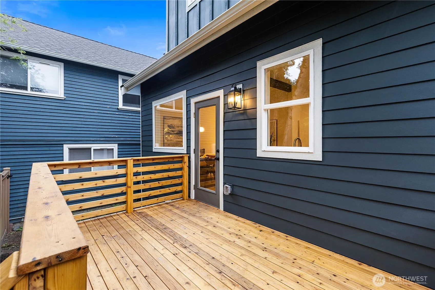 605 32nd Avenue , Seattle, WA 98122