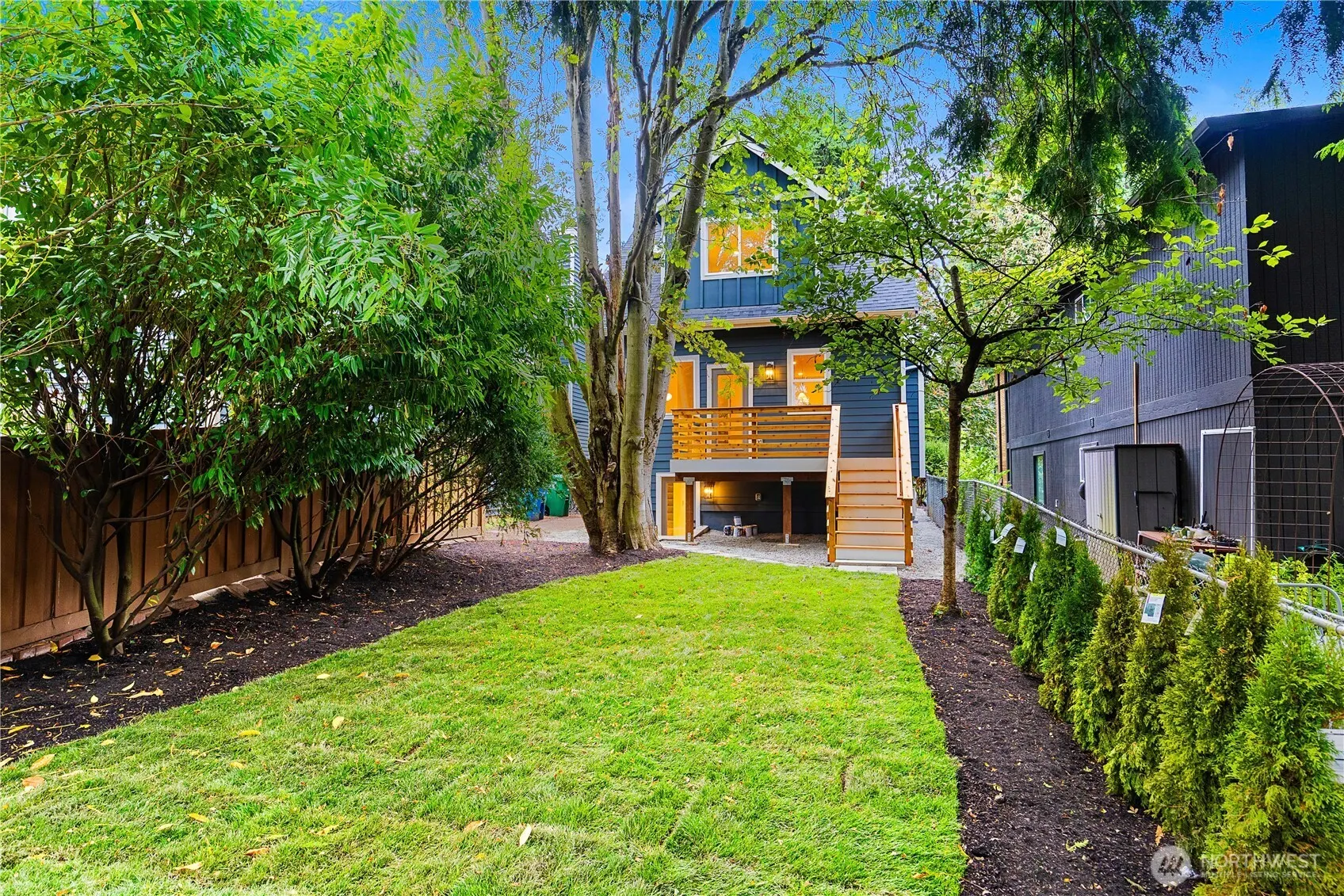 605 32nd Avenue , Seattle, WA 98122
