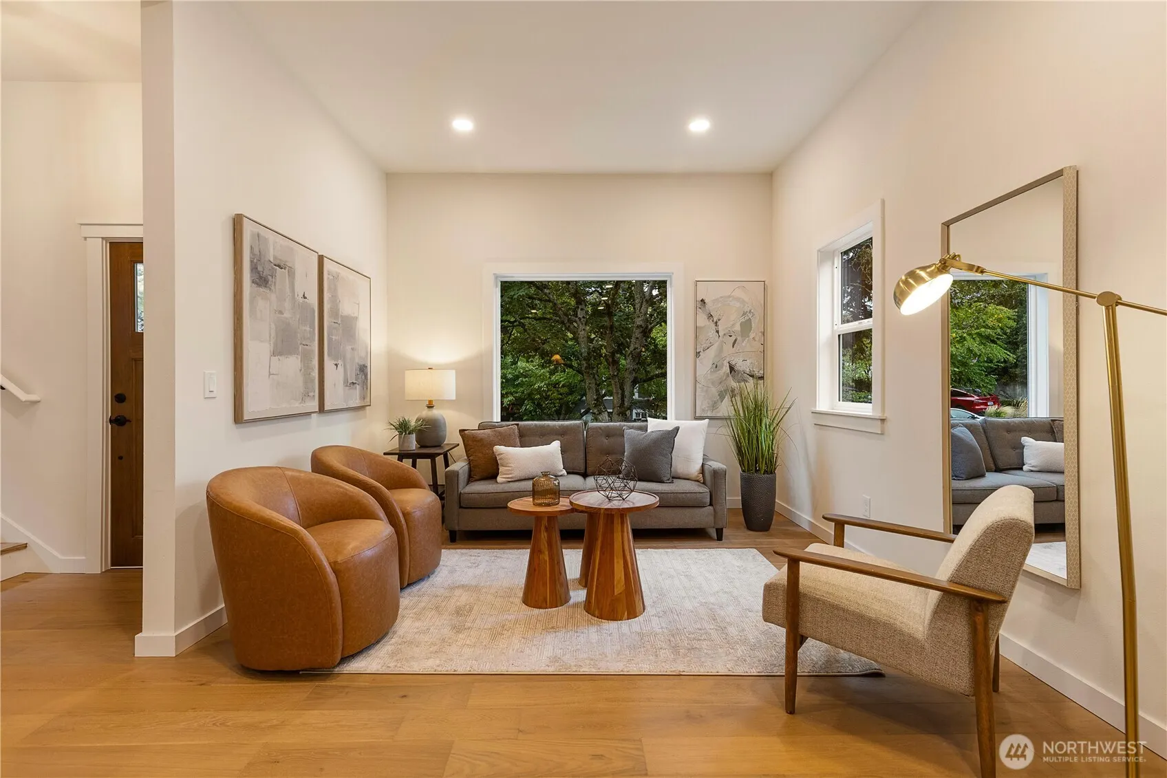 605 32nd Avenue , Seattle, WA 98122