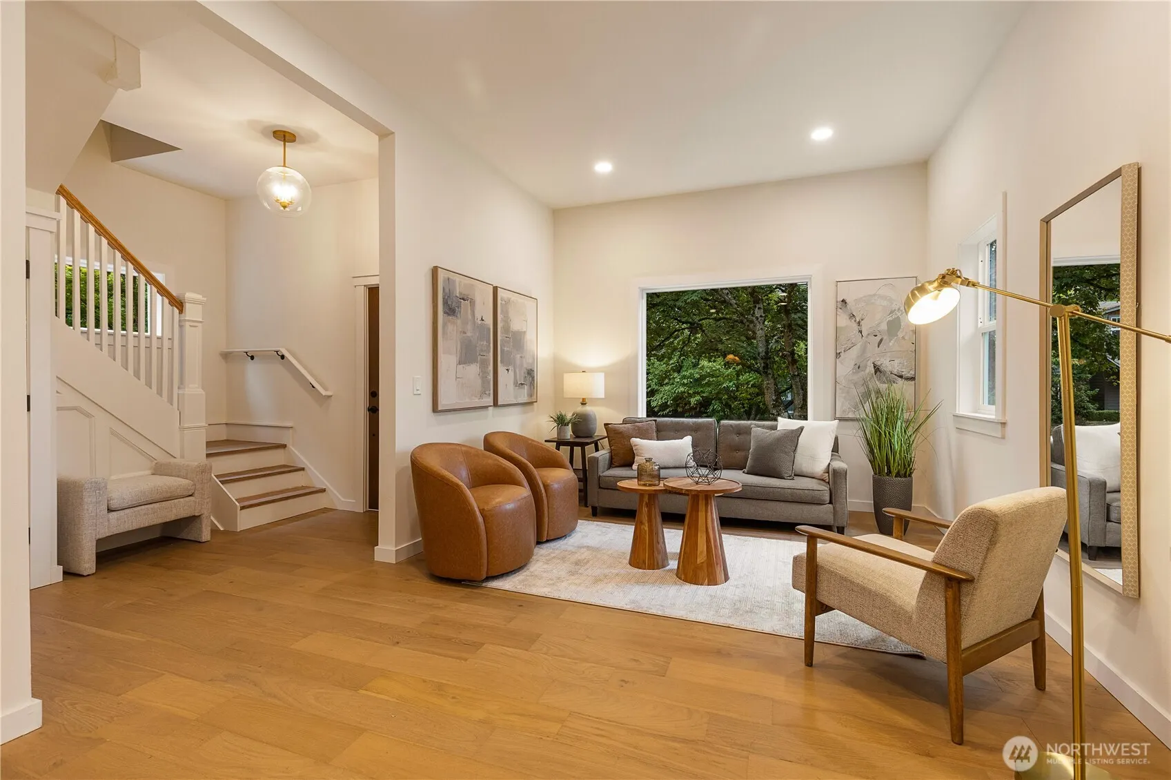 605 32nd Avenue , Seattle, WA 98122
