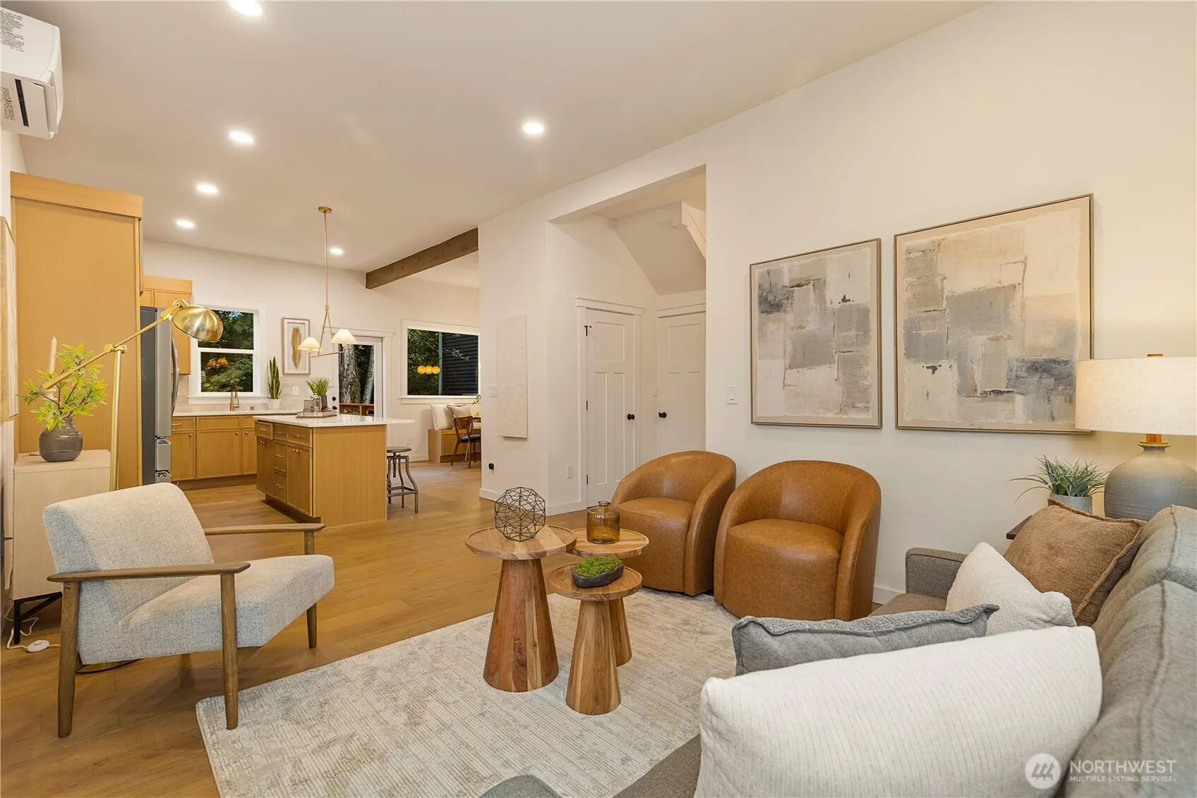 605 32nd Avenue , Seattle, WA 98122