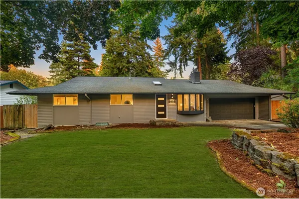 6832 122nd Avenue NE, Kirkland, WA 98033