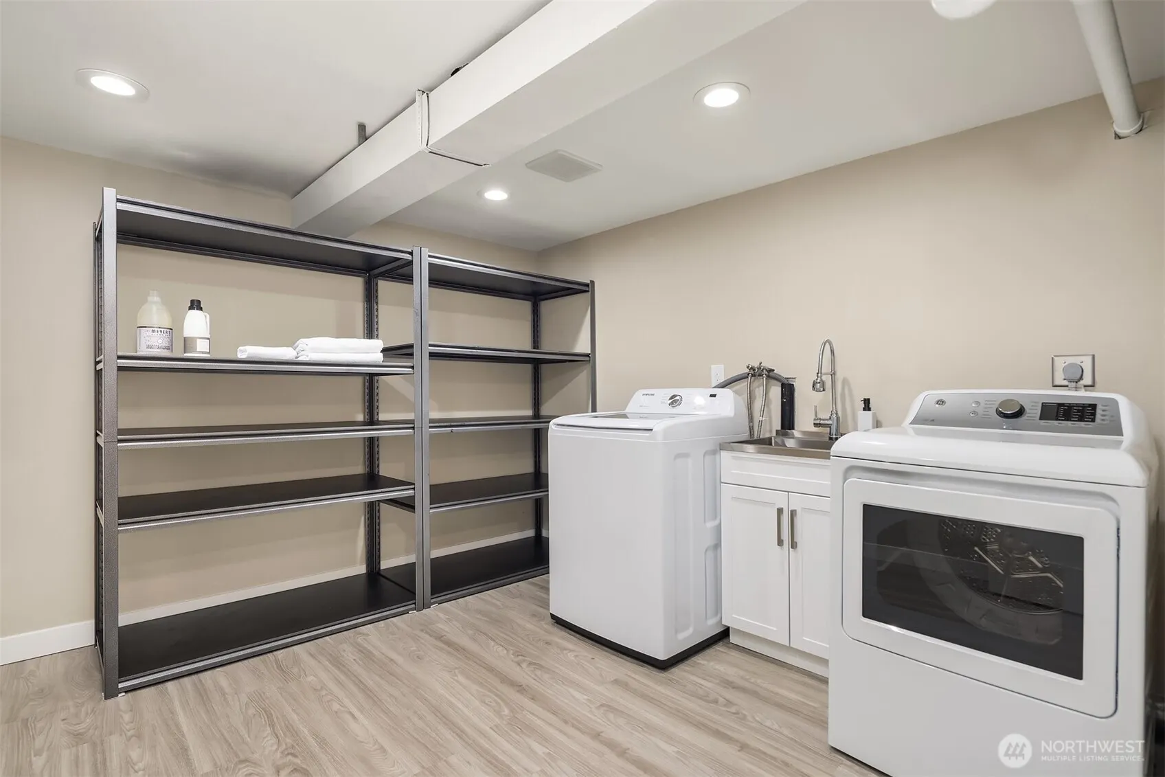 1714 N 100th Street , Seattle, WA 98133