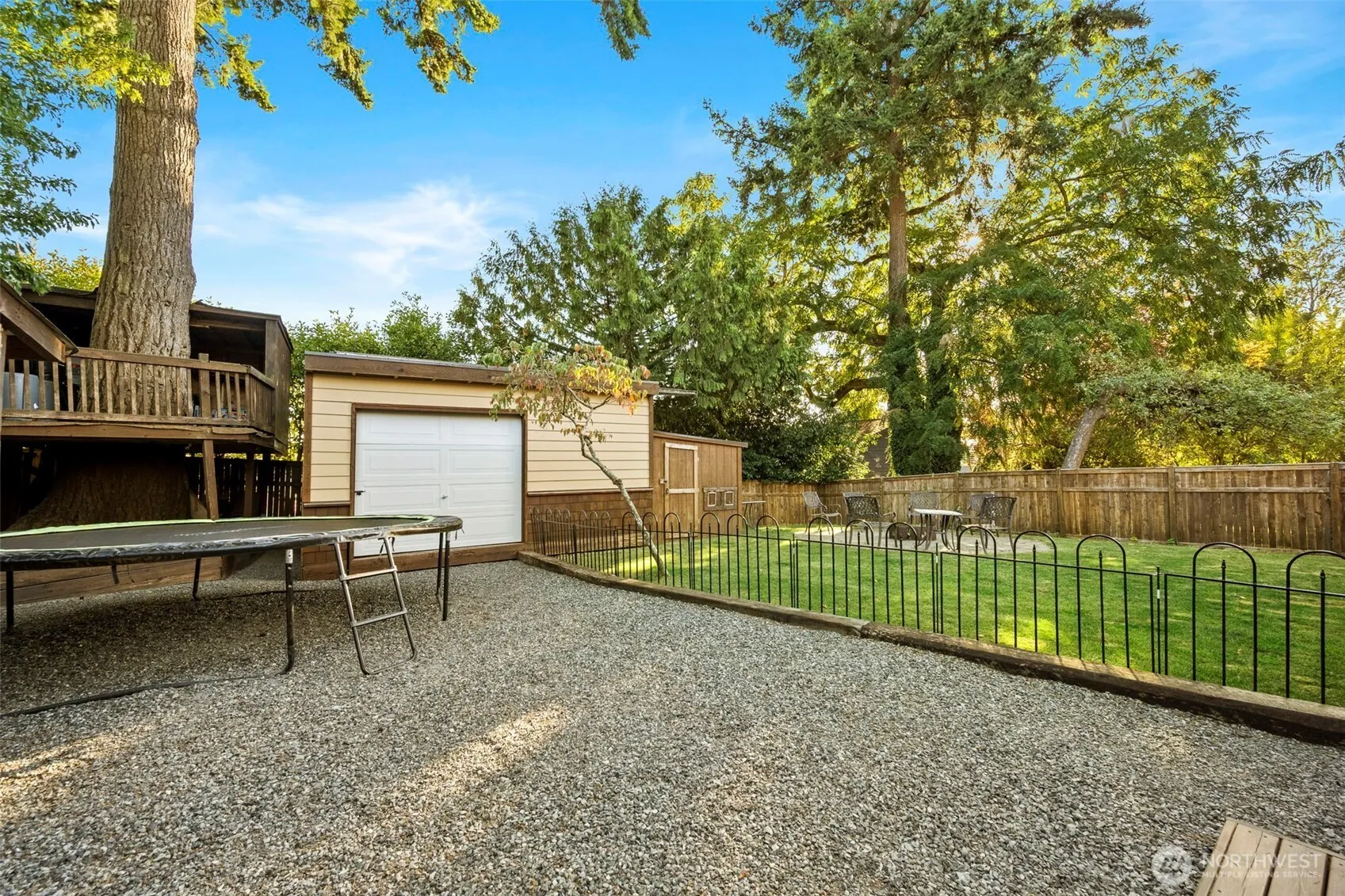 639 12th Avenue , Kirkland, WA 98033-5114