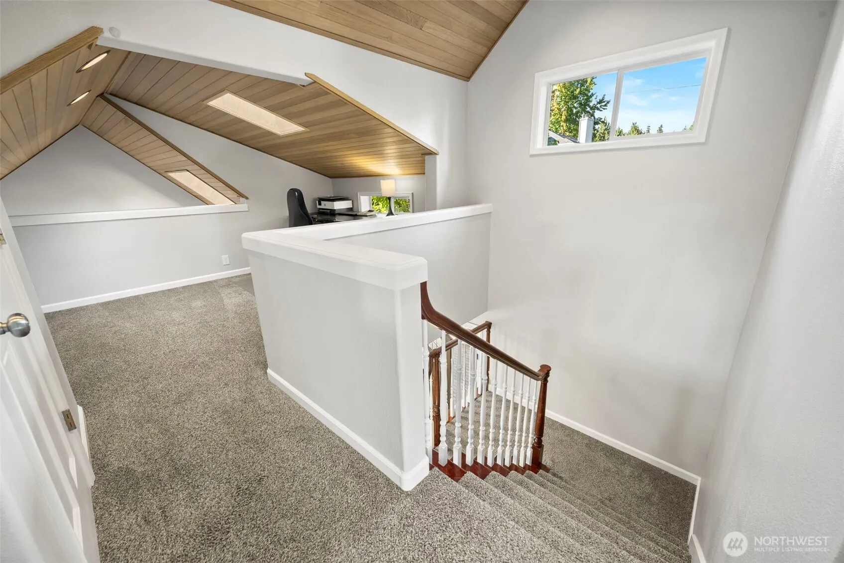 639 12th Avenue , Kirkland, WA 98033-5114