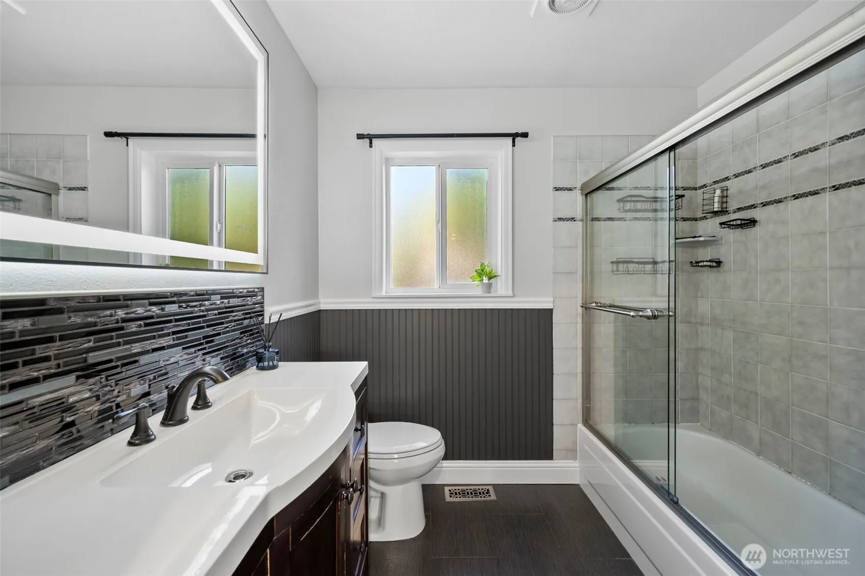 639 12th Avenue , Kirkland, WA 98033-5114