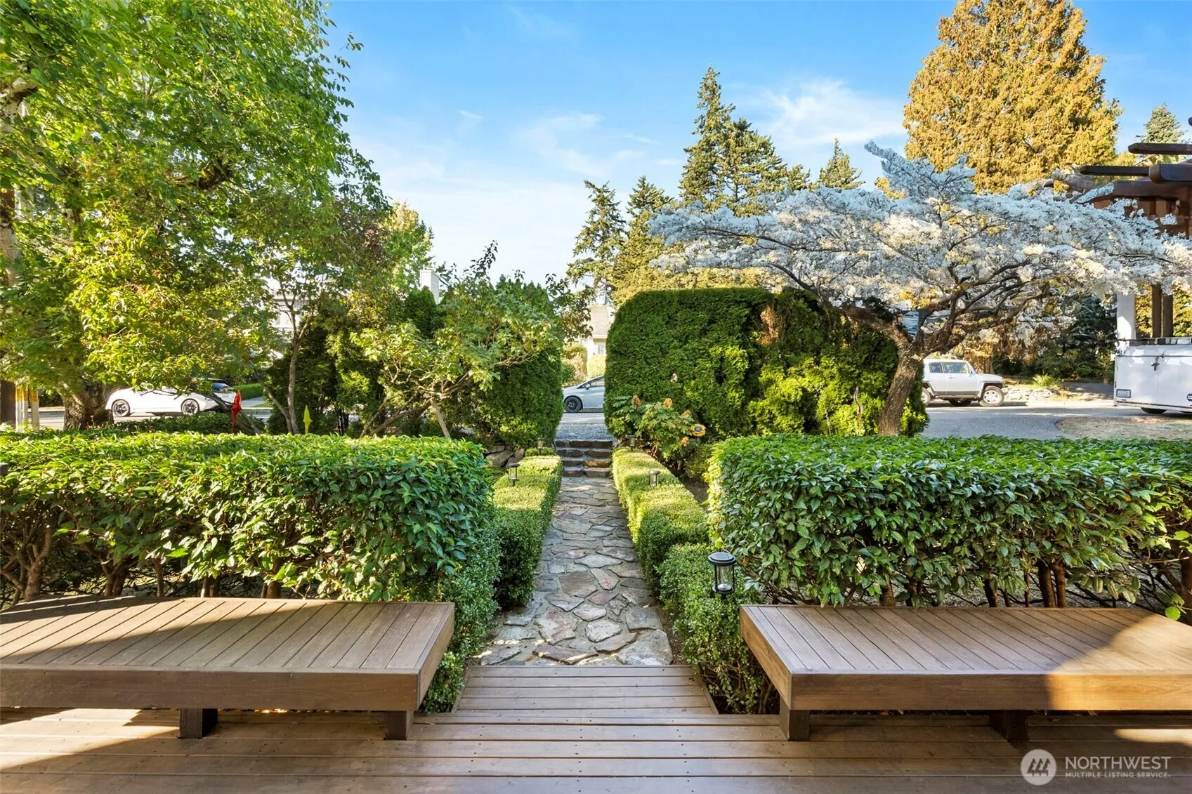 639 12th Avenue , Kirkland, WA 98033-5114